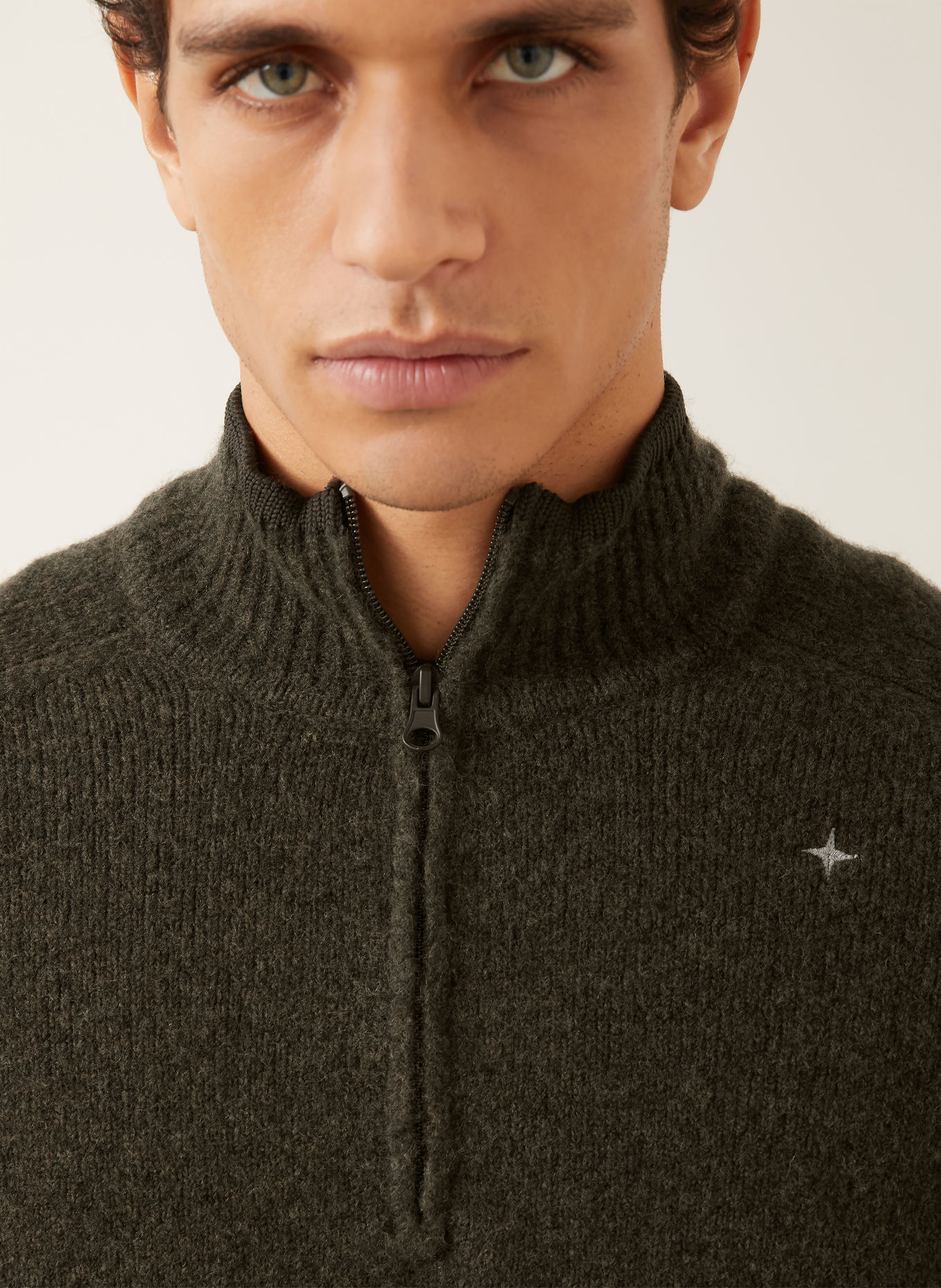 STONE ISLAND Svetr troyer STELLINA: TMAVĚ HNĚDÁ