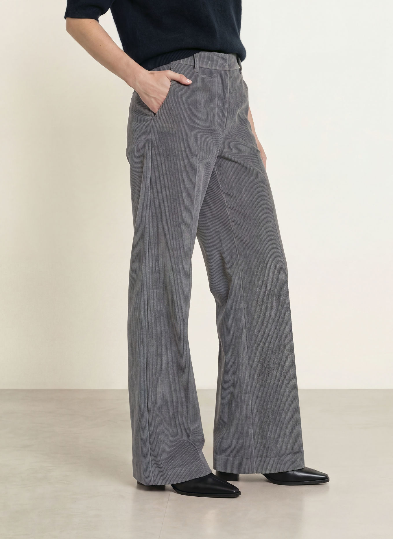 SEDUCTIVE Pantaloni Marlene SHILOH din velur: GRI ÎNCHIS