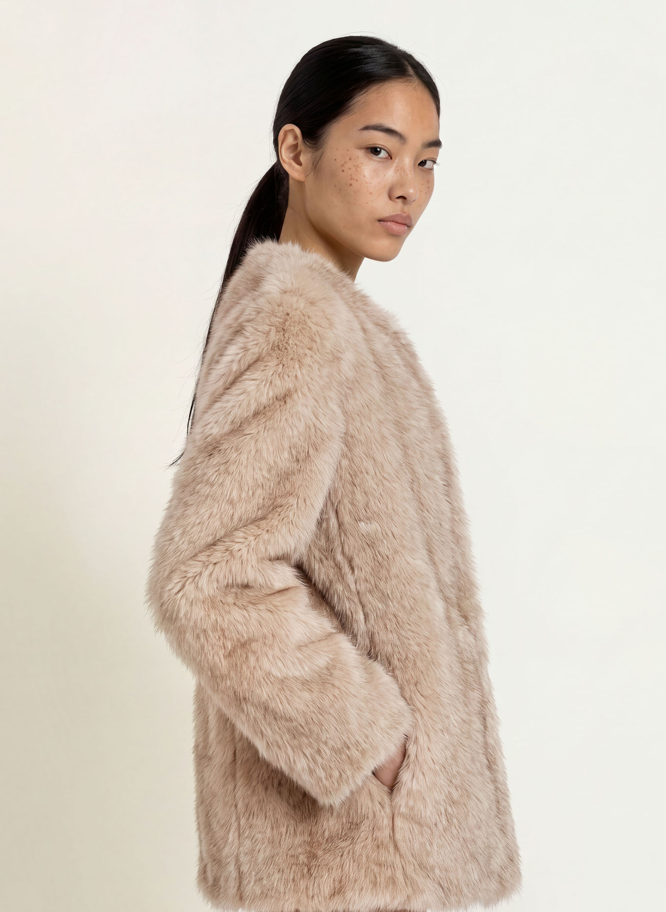 GUESS Faux Fur Coat: LIGHT BROWN