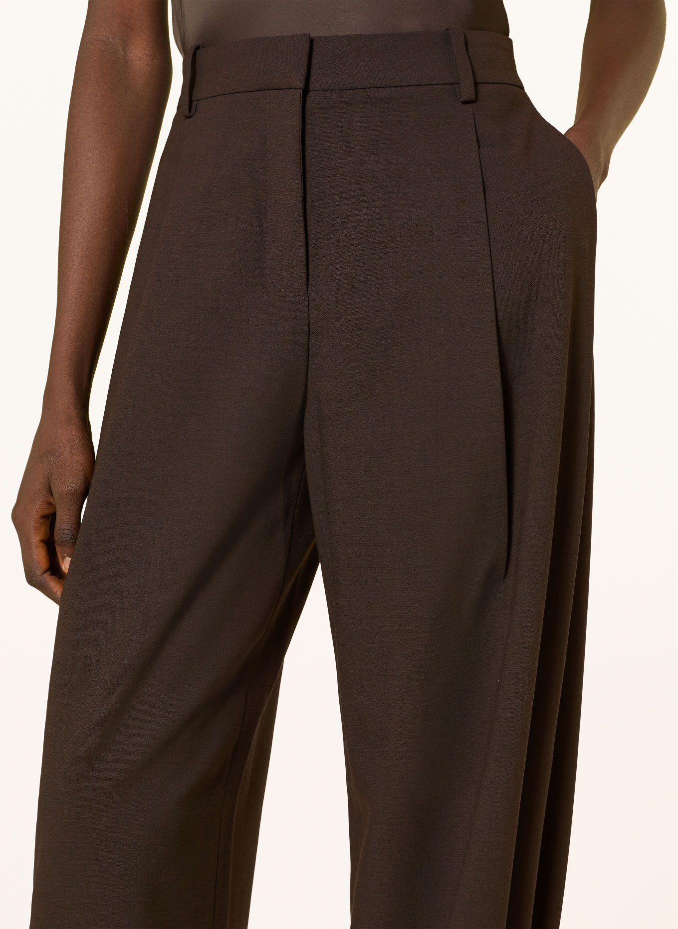 GUESS Trousers: DARK BROWN