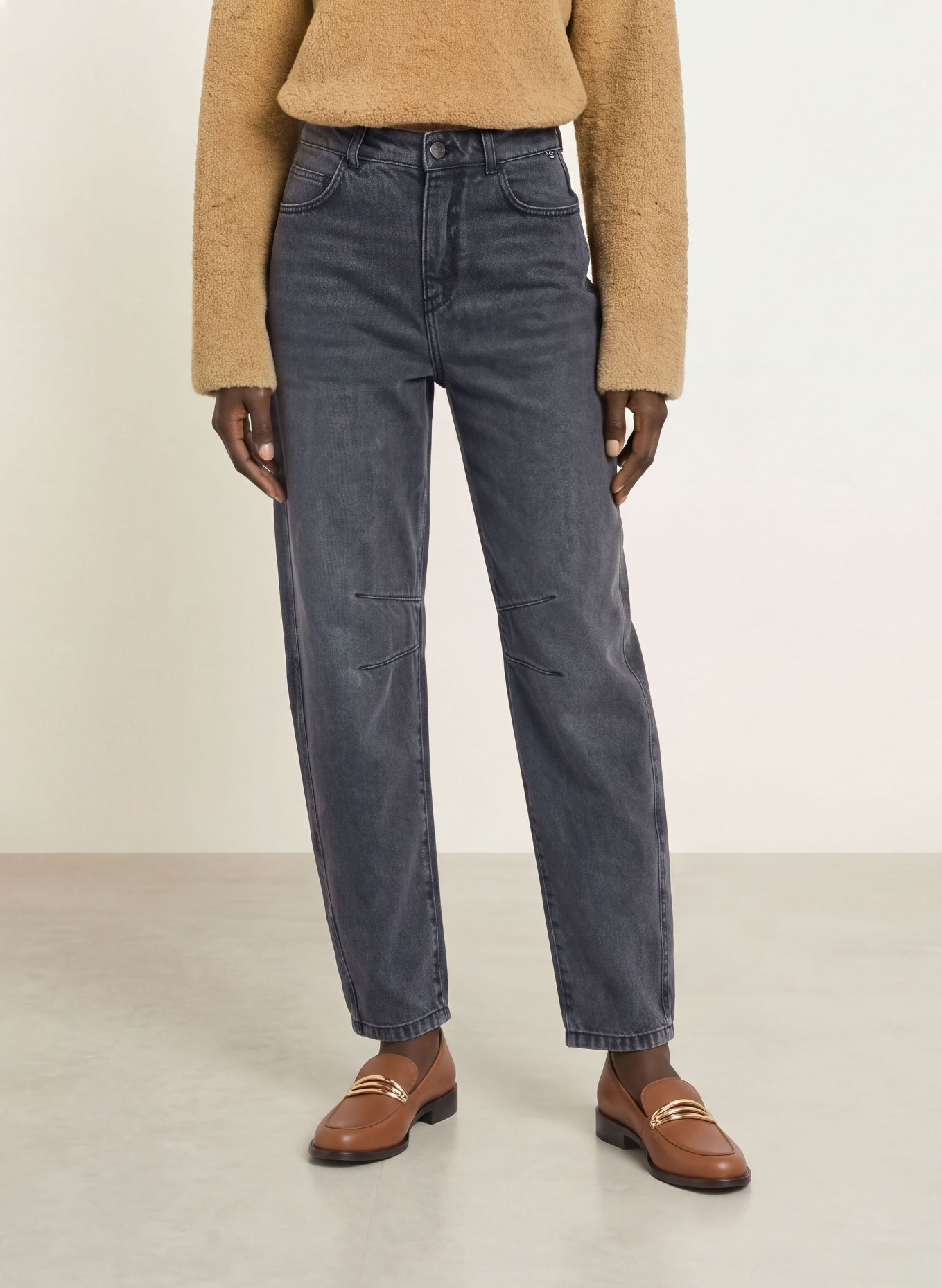 MARC CAIN RUMA Barrel-leg jeans: 880 anthrazit