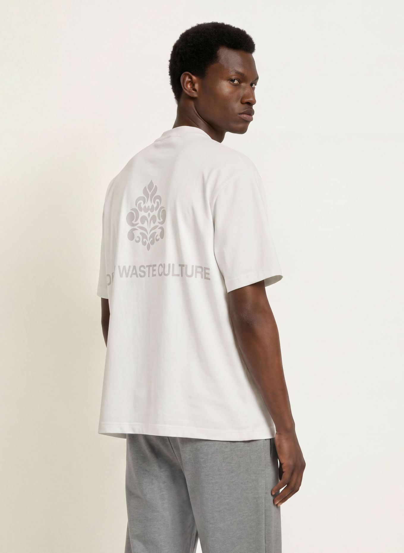 don't waste culture T-Shirt AZEMARI: CREME / BEIGE