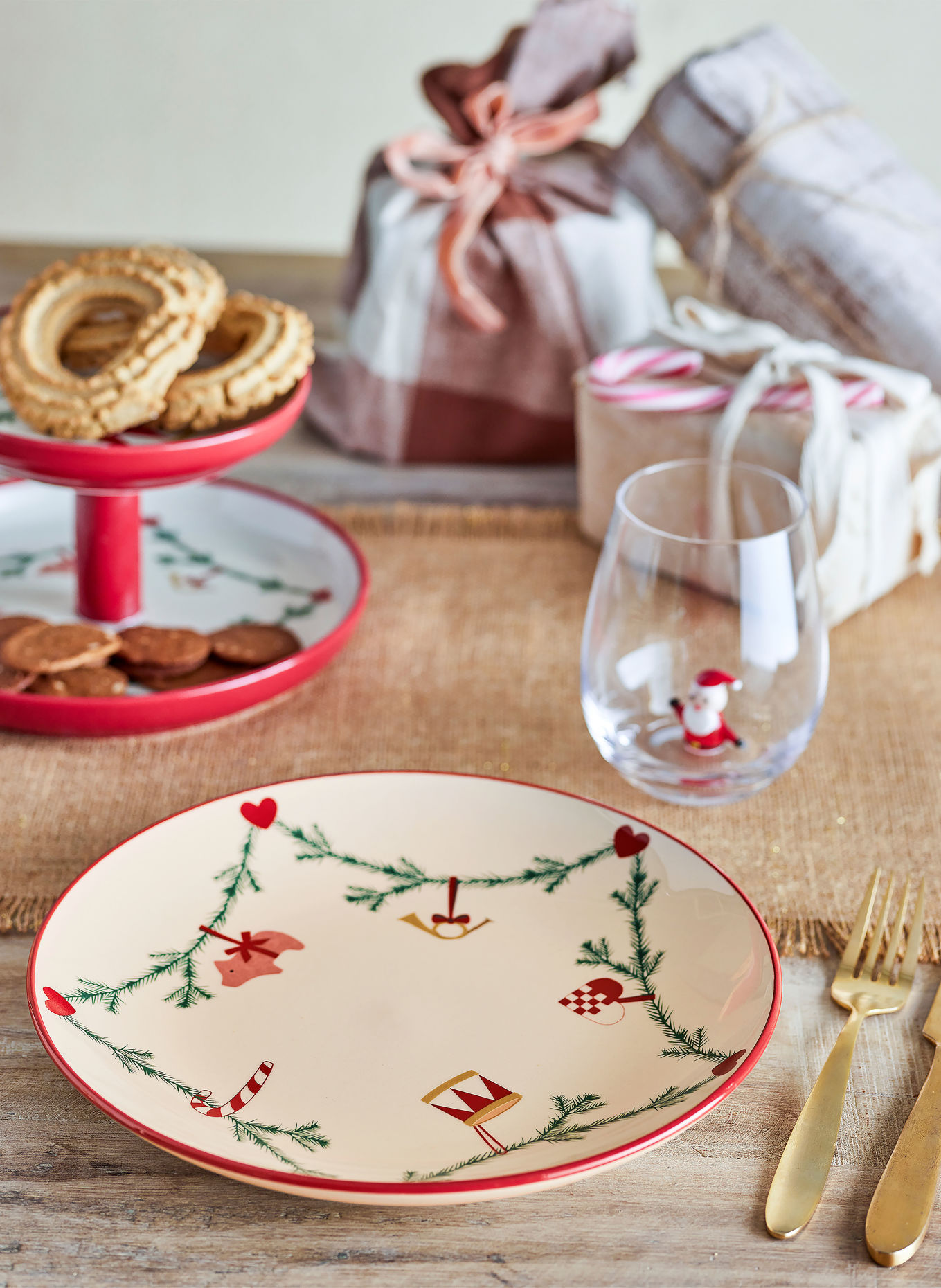 Bloomingville YULE Dinner plates: CREAM / RED / DARK GREEN