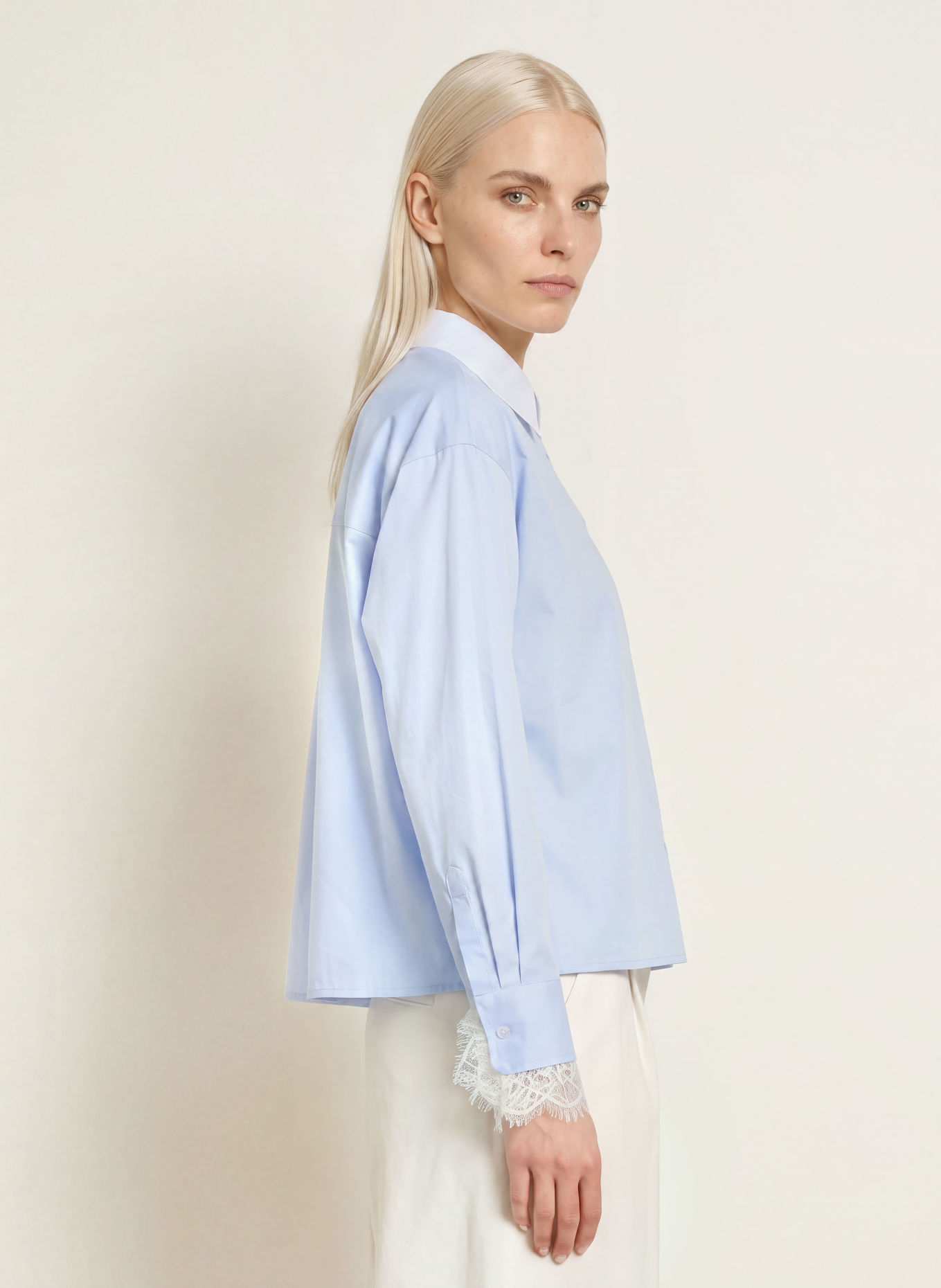 TONNO & PANNA Hemdbluse mit Spitze: HELLBLAU