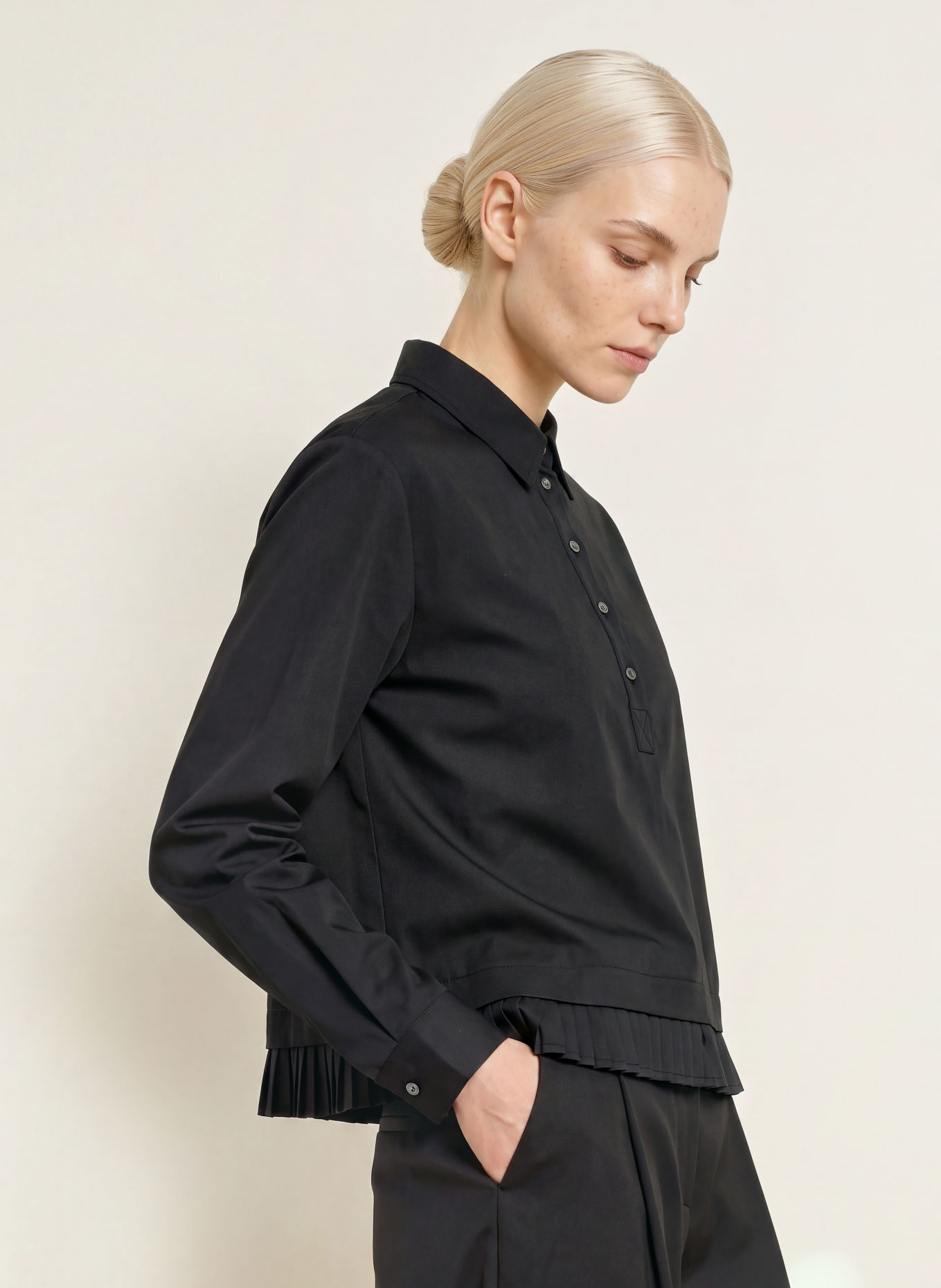 TONNO & PANNA Hemdbluse mit Plissees: SCHWARZ