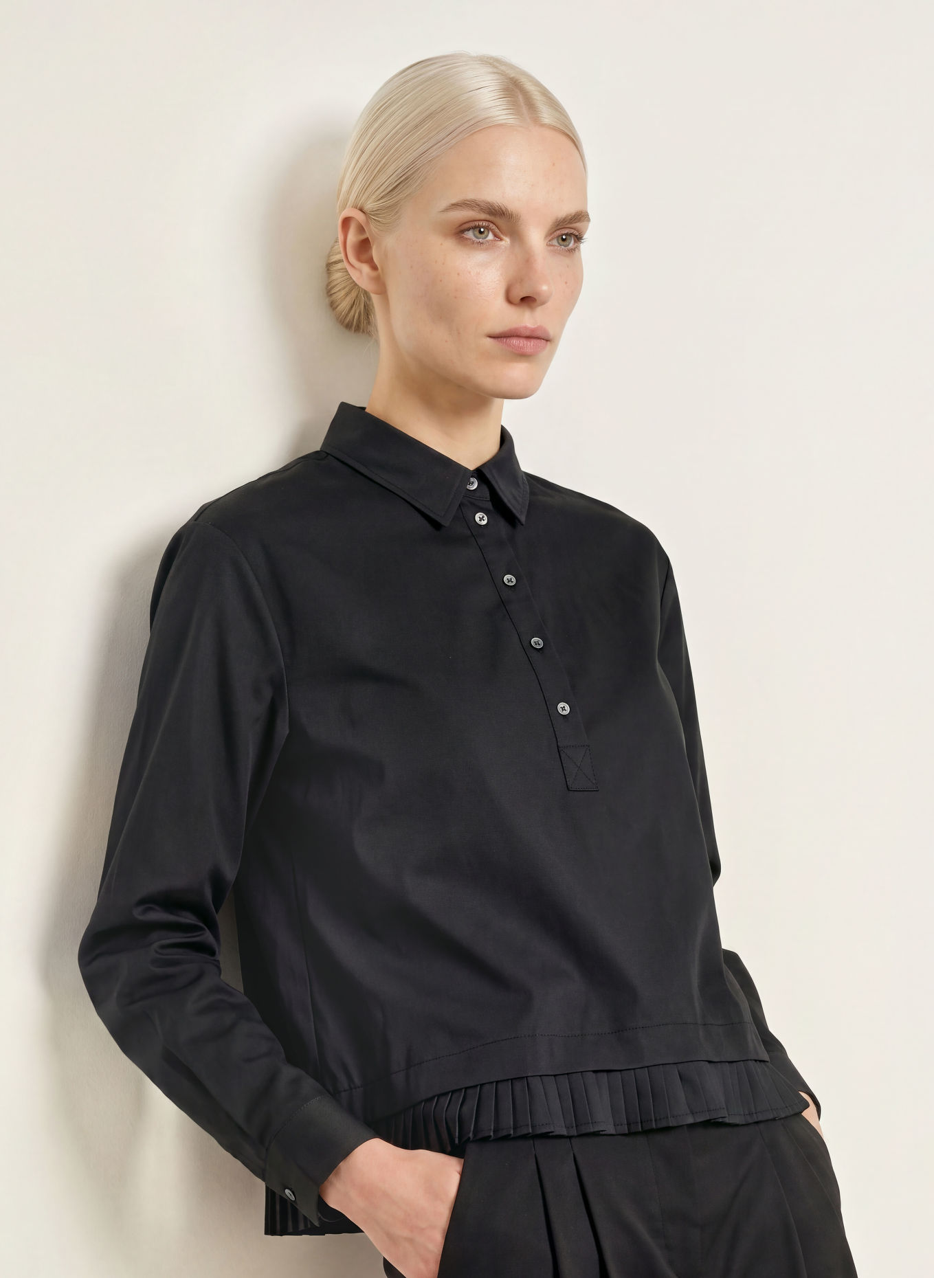 TONNO & PANNA Hemdbluse mit Plissees: SCHWARZ