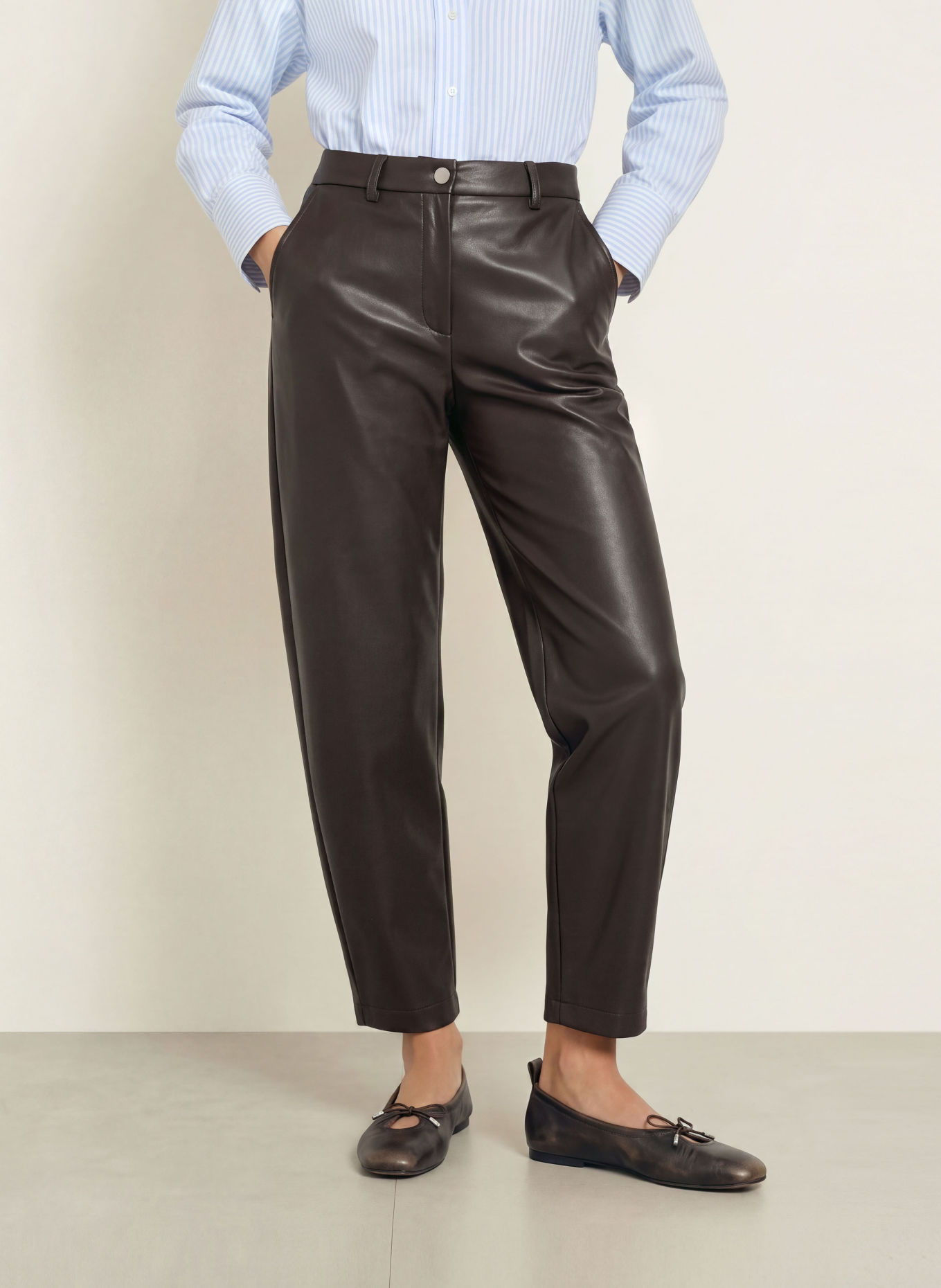 RAFFAELLO ROSSI PHIBI 7/8-length trousers in leather-look design: DARK BROWN