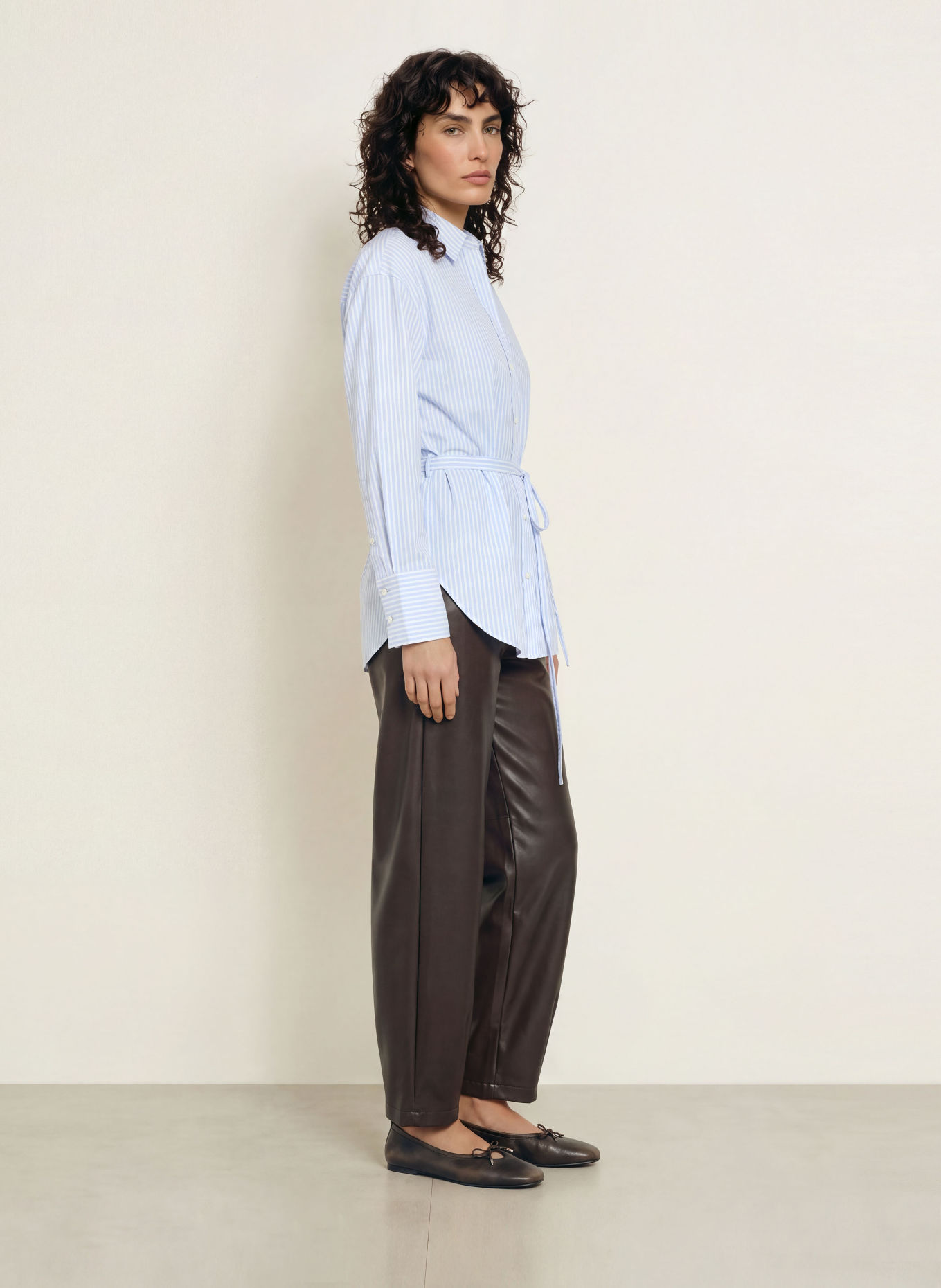 RAFFAELLO ROSSI PHIBI 7/8-length trousers in leather-look design: DARK BROWN