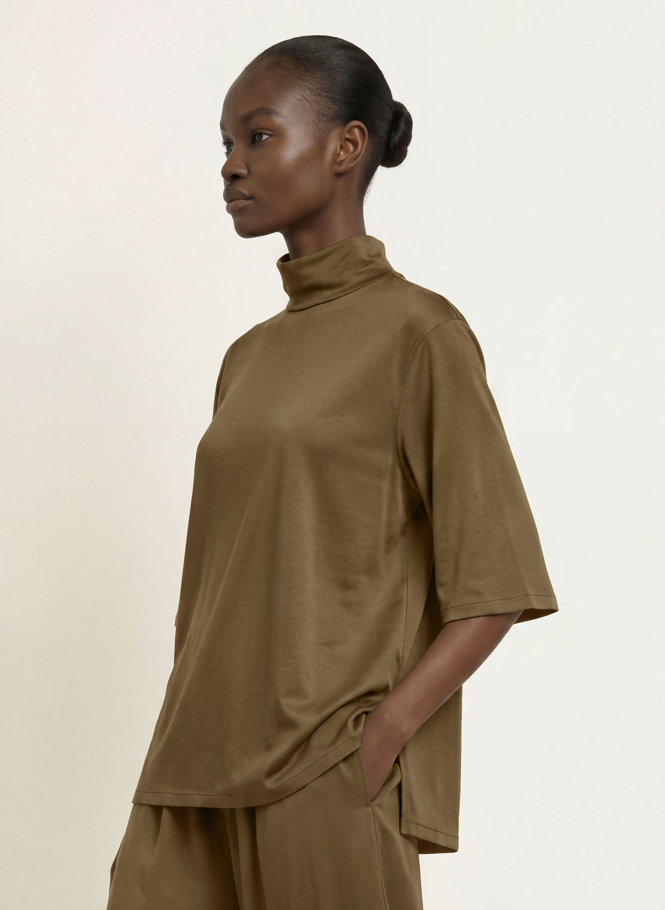 DRYKORN Bluzka ALETIA z satyny z rękawami 3/4: KHAKI