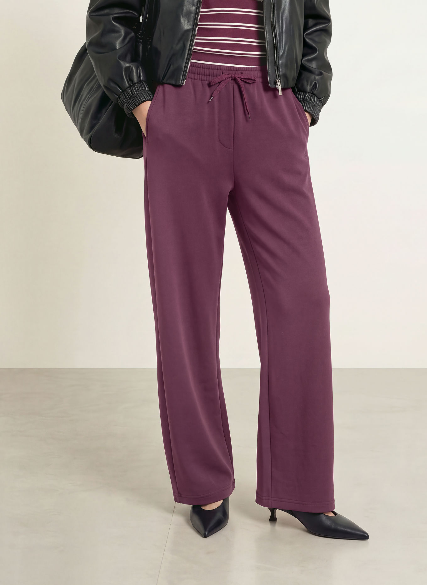 ELIAS RUMELIS Sweatpant REENA: DONKERPAARS
