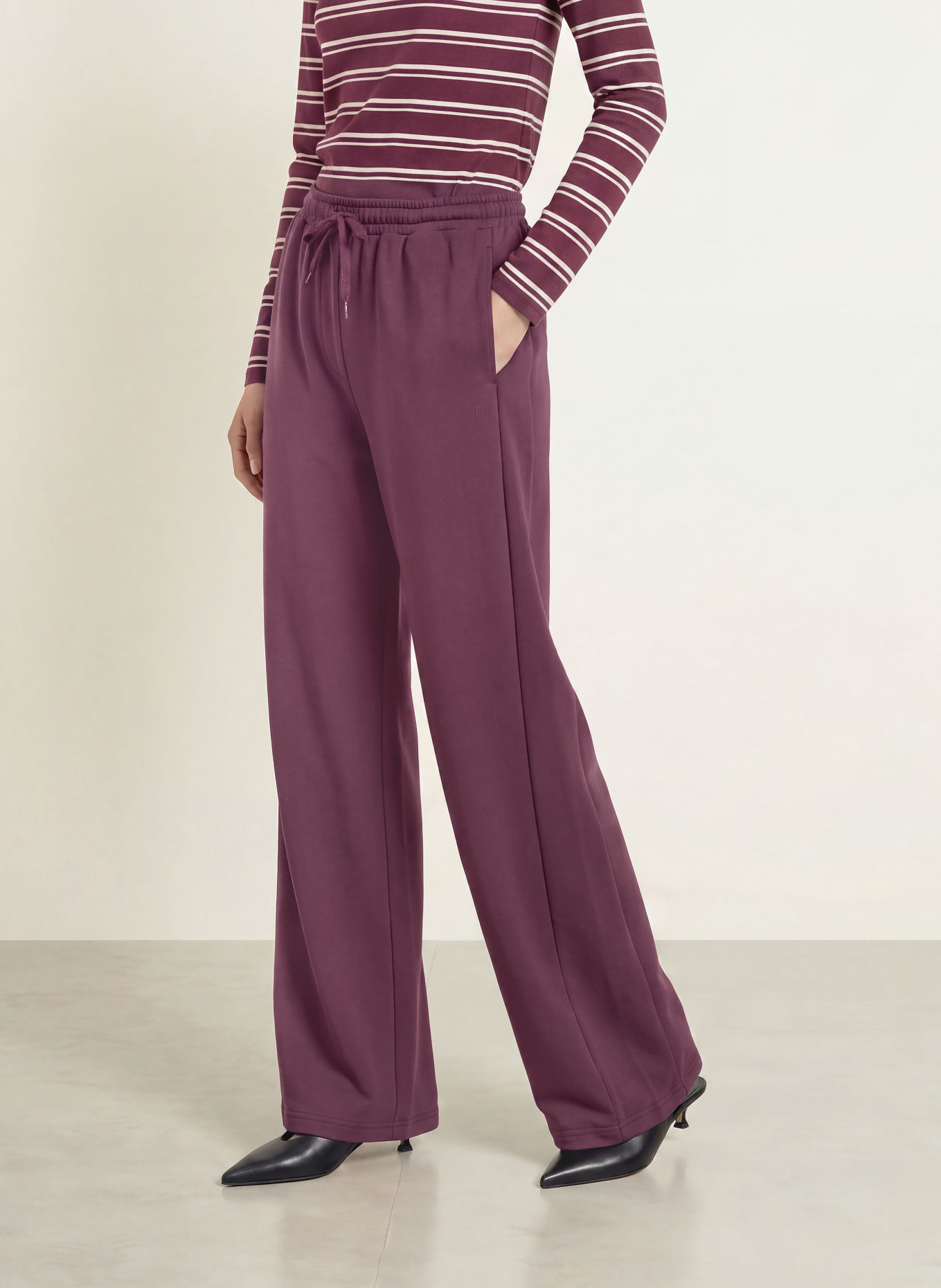 ELIAS RUMELIS Sweatpant REENA: DONKERPAARS