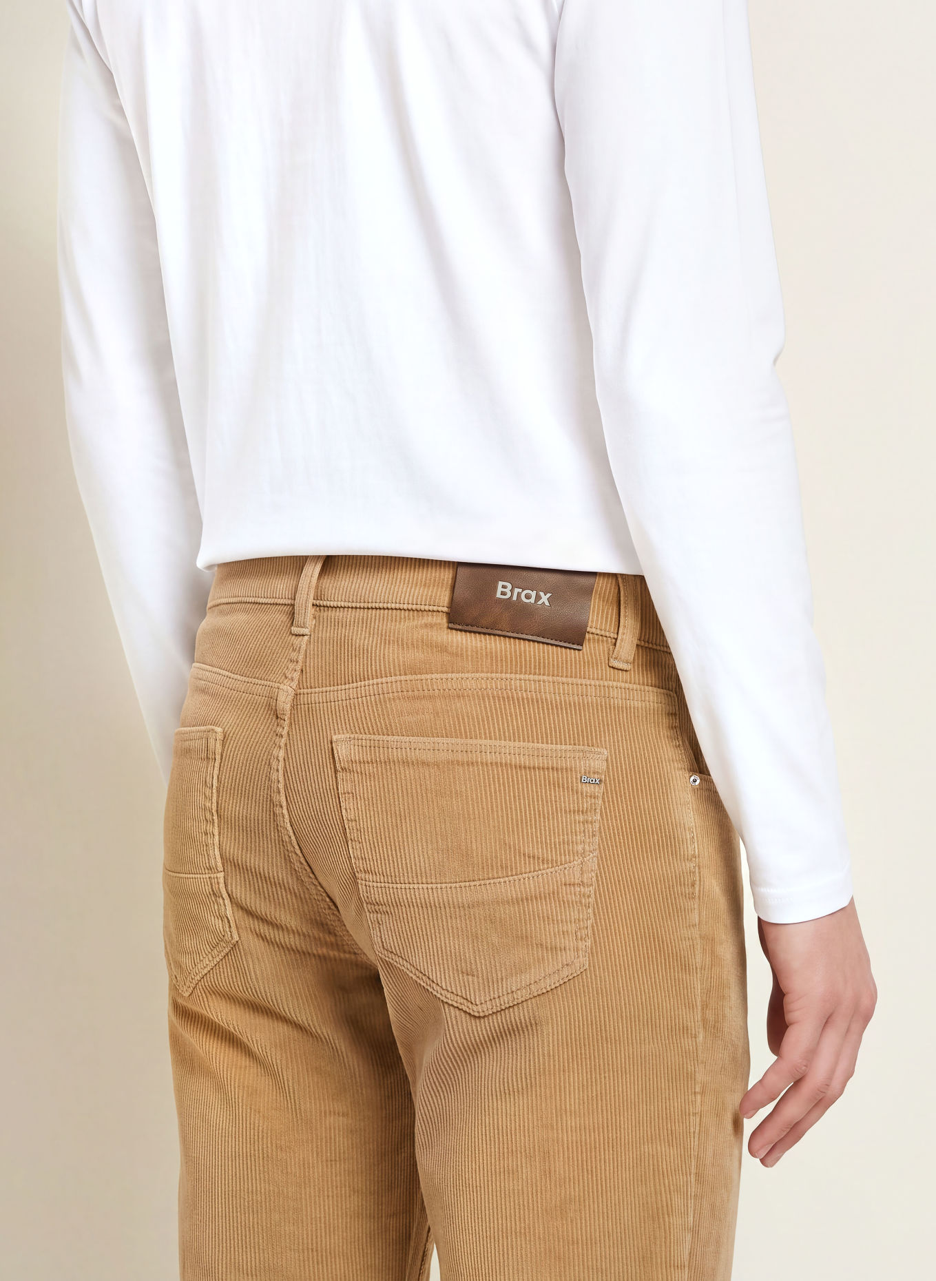 BRAX Cordbroek CADIZ Straight Fit: 57 Ivory
