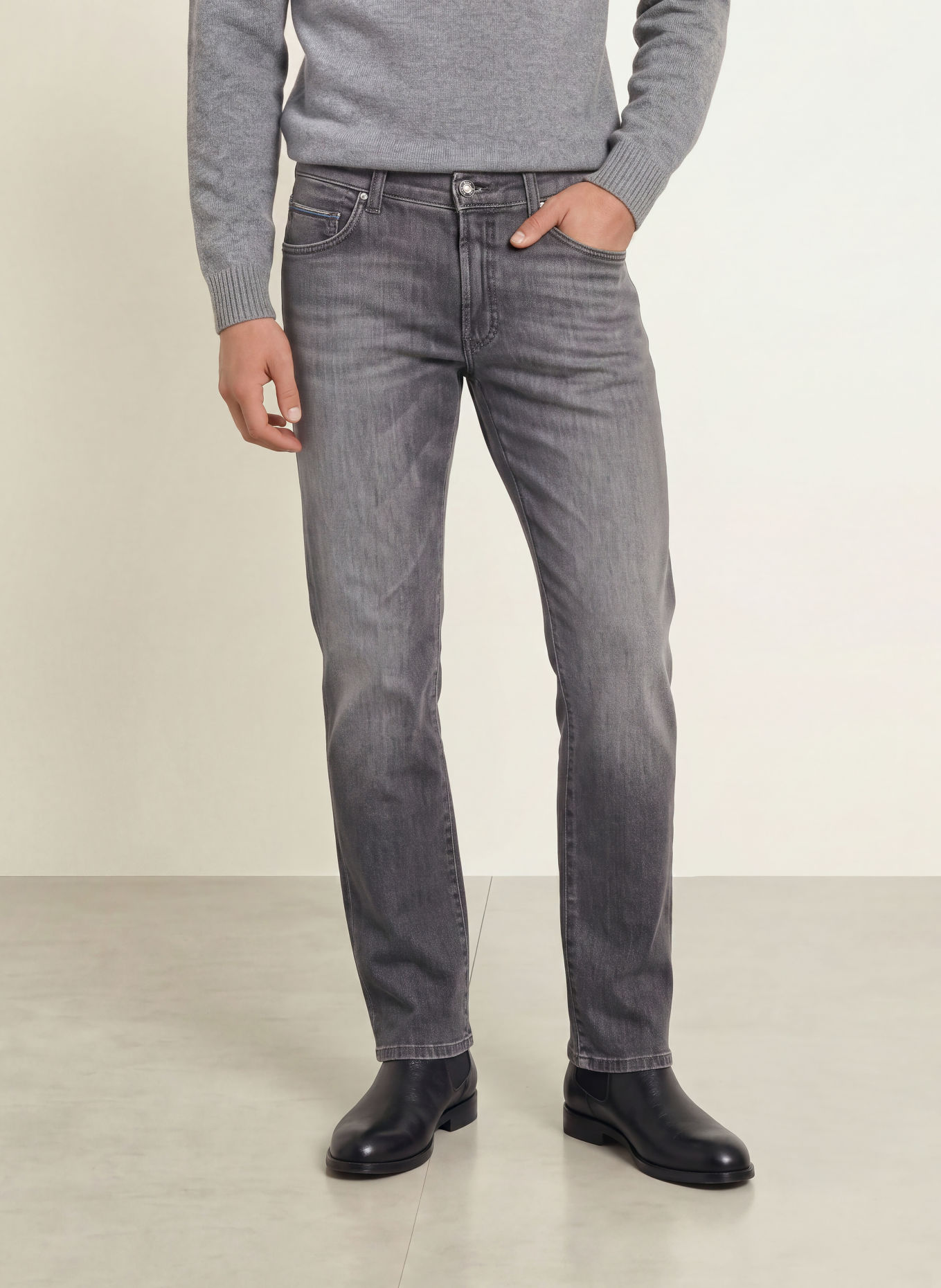 BRAX Jeans CLINT Relaxed Straight Fit: 06 GREY STEEL USED