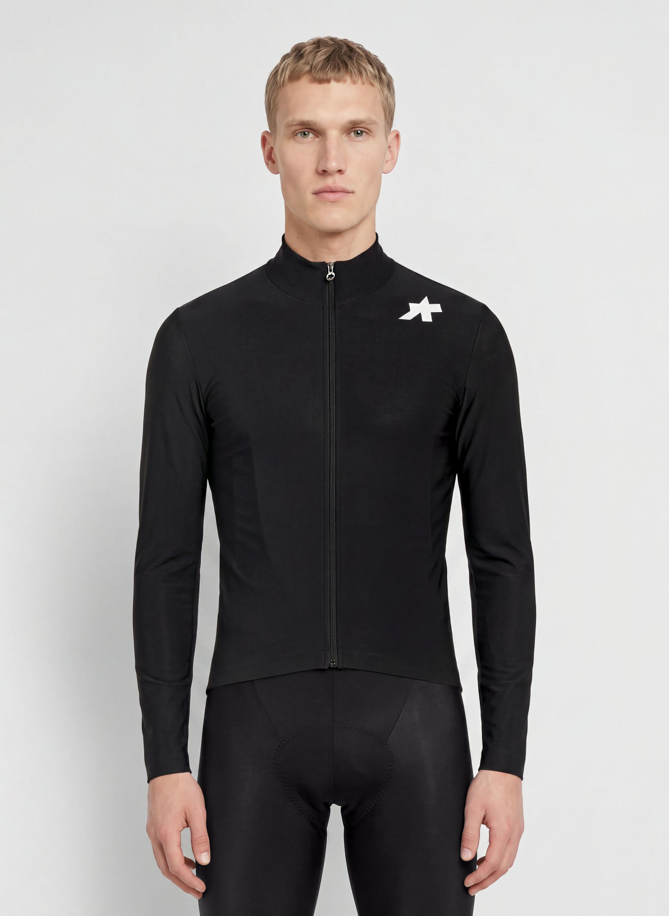 ASSOS MILLE GT Thermal Cycling Jacket: BLACK / WHITE