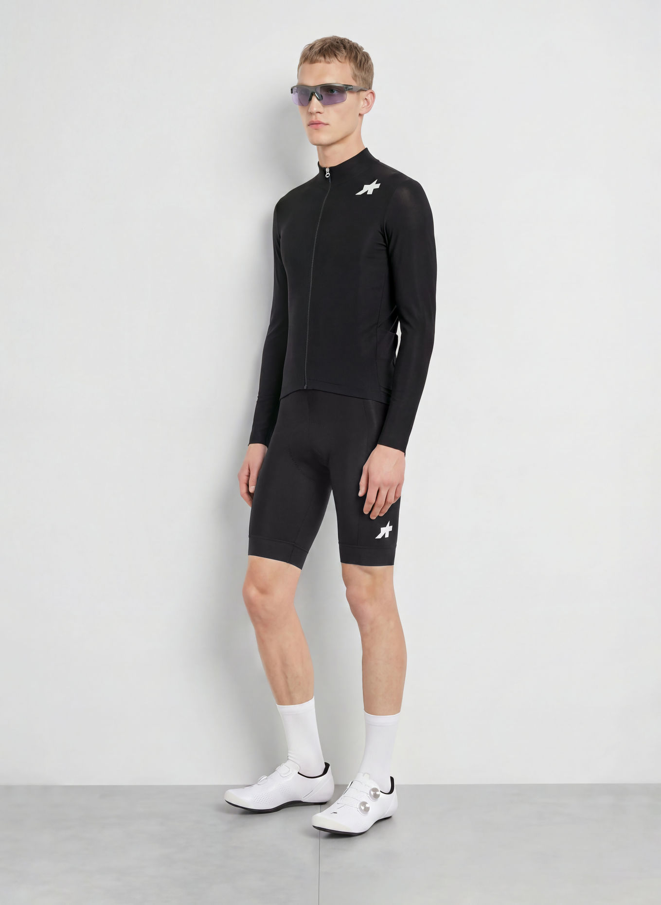 ASSOS MILLE GT Thermal Cycling Jacket: BLACK / WHITE