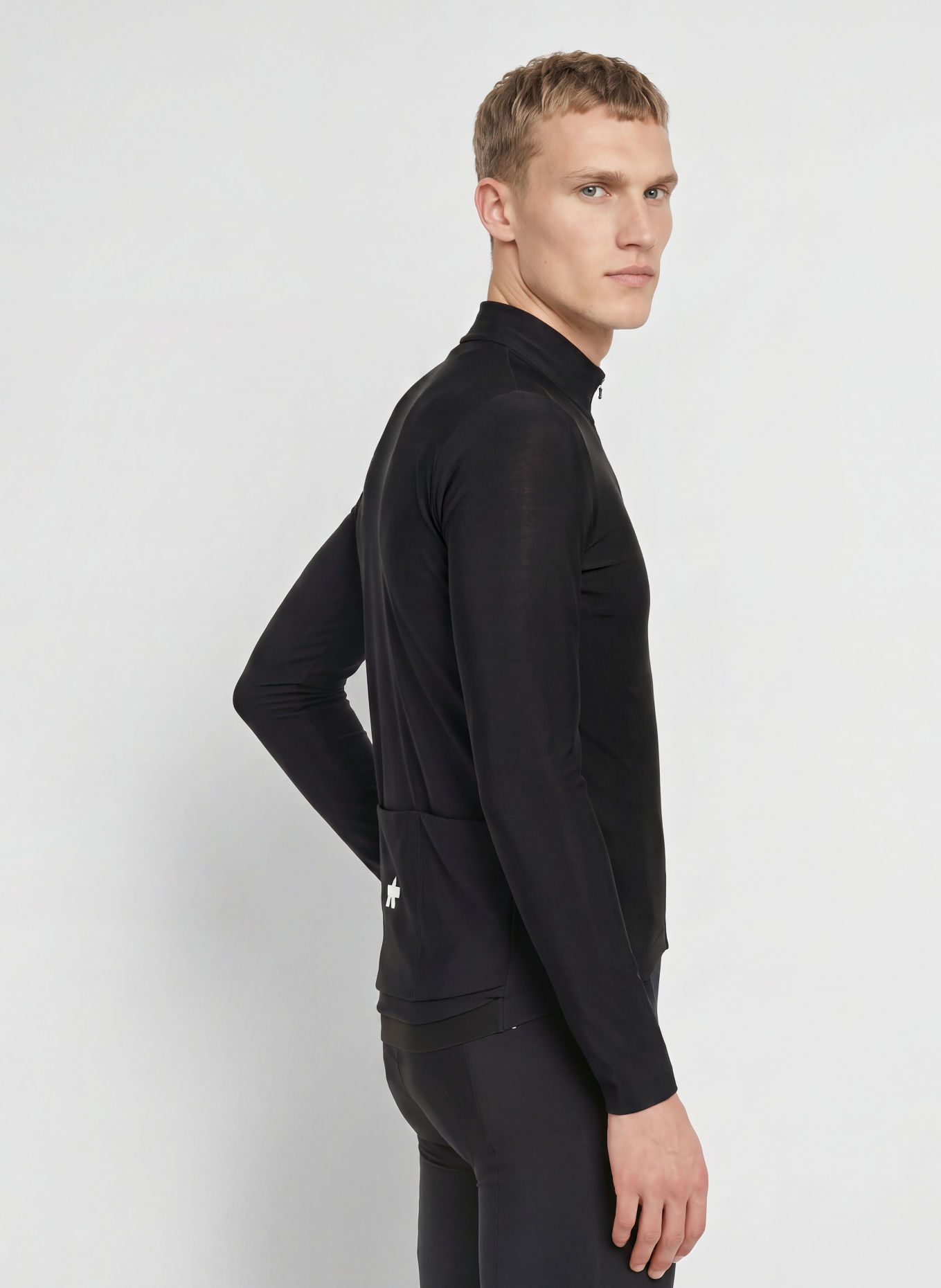 ASSOS MILLE GT Thermal Cycling Jacket: BLACK / WHITE
