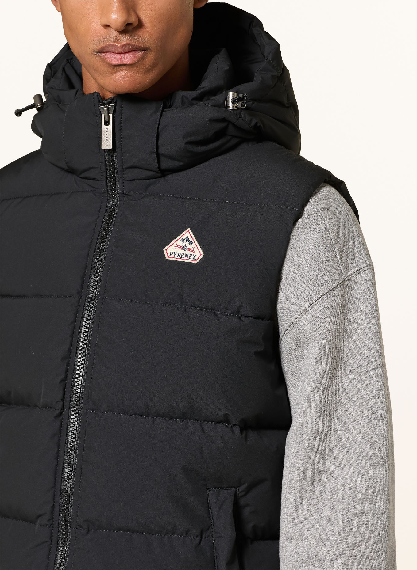 PYRENEX SPOUTNIC donzen bodywarmer met afneembare capuchon: ZWART