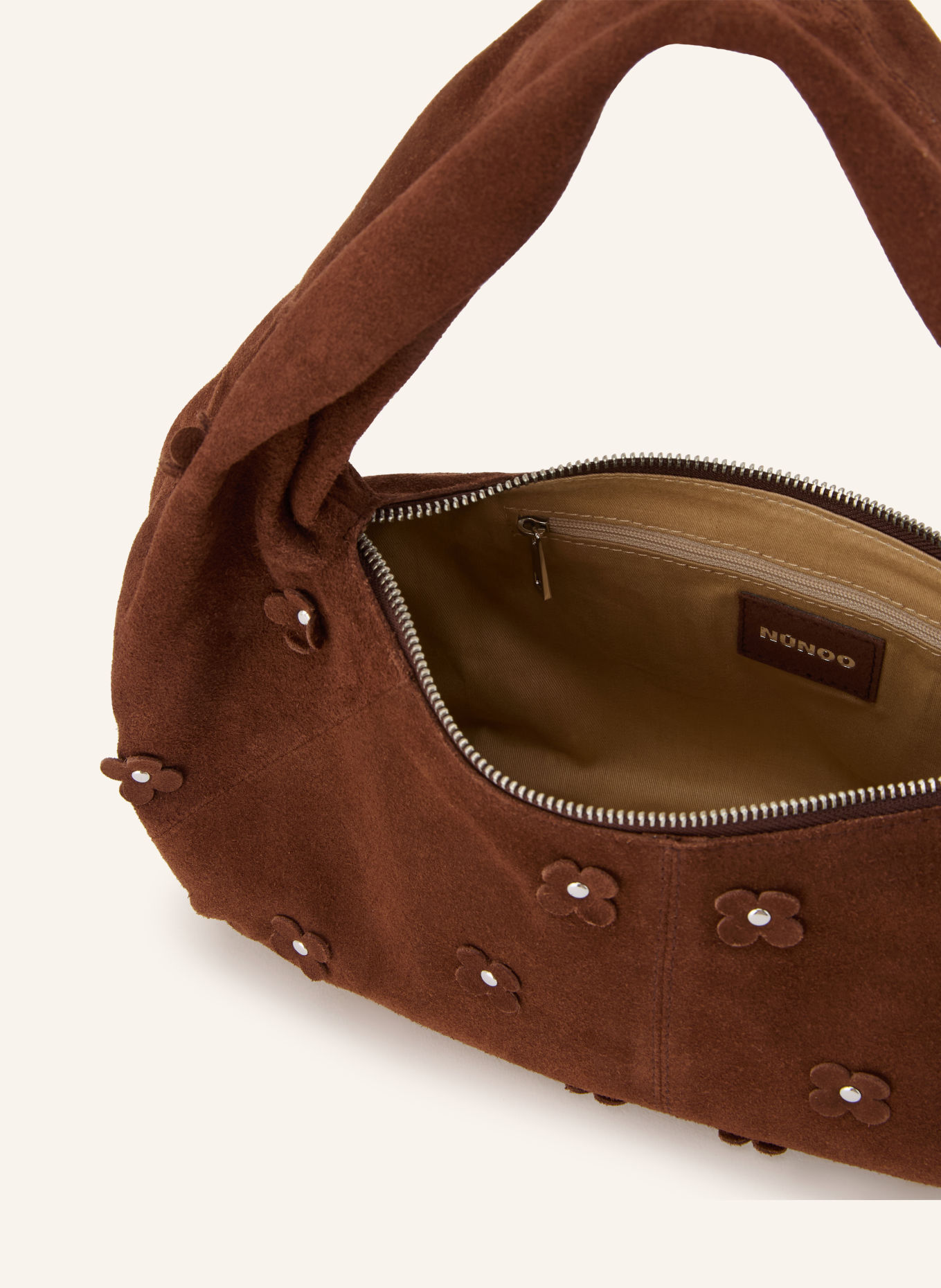 NÚNOO Schoudertas ALMA SMALL met studs: BRUIN / ZILVER