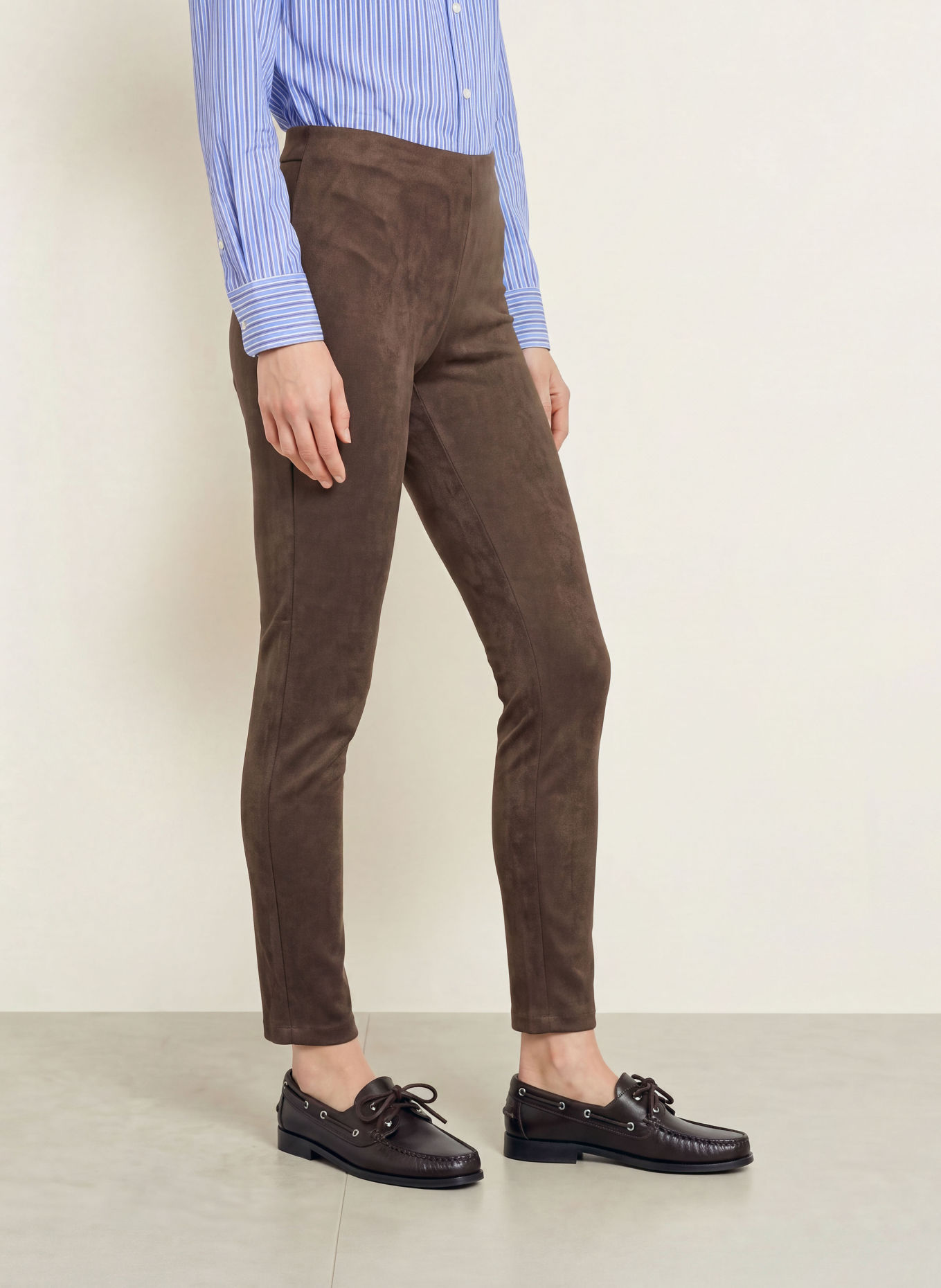 darling harbour Pantalon aspect cuir: DARK BROWN