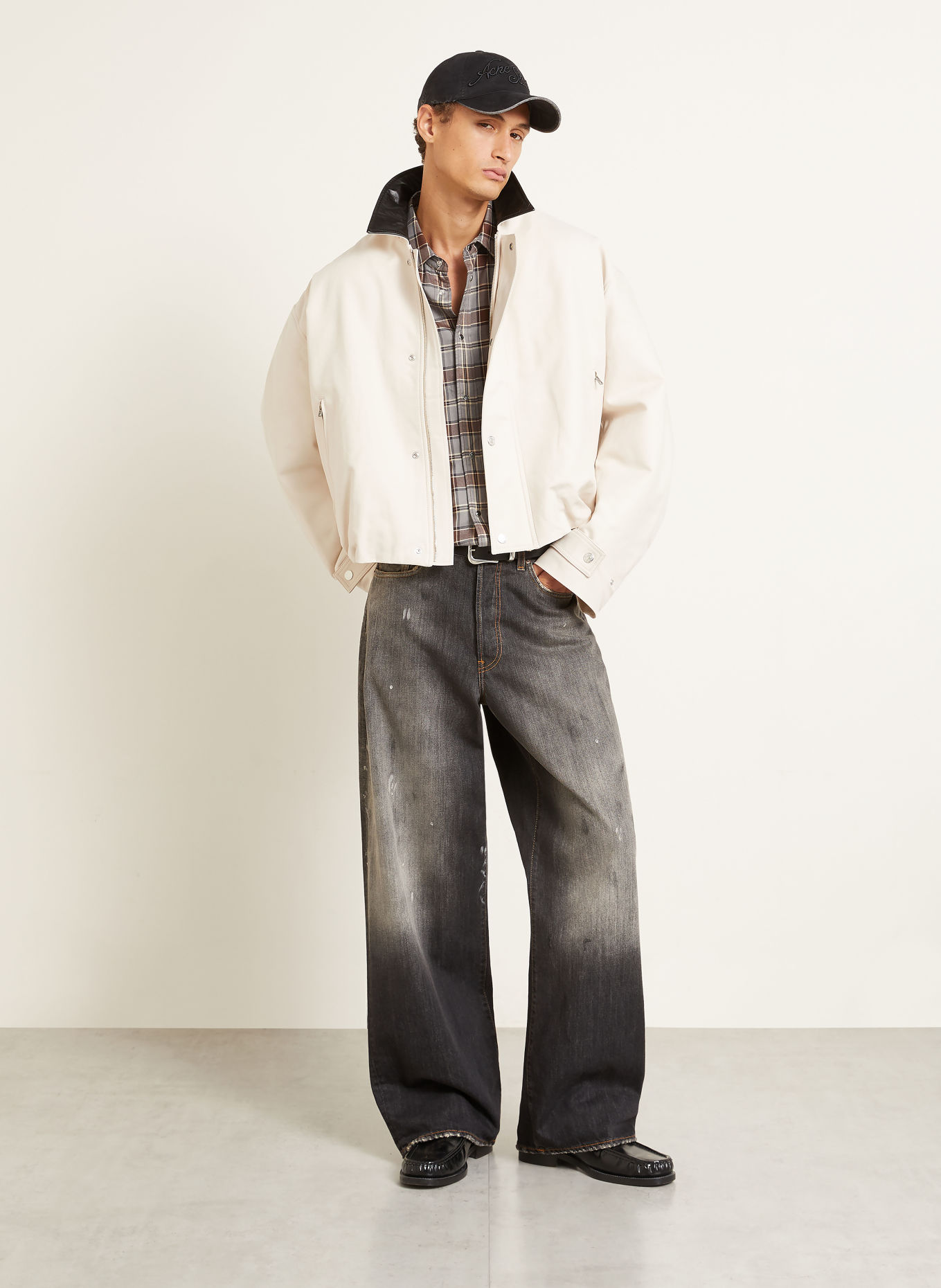 Acne Studios 1981 Regular Fit Jeans: 900 BLACK