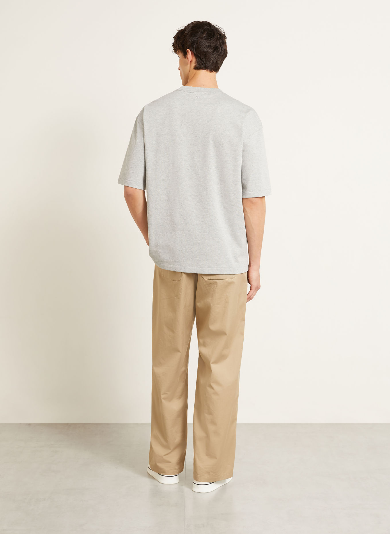 AMI PARIS T-shirt: LICHTGRIJS