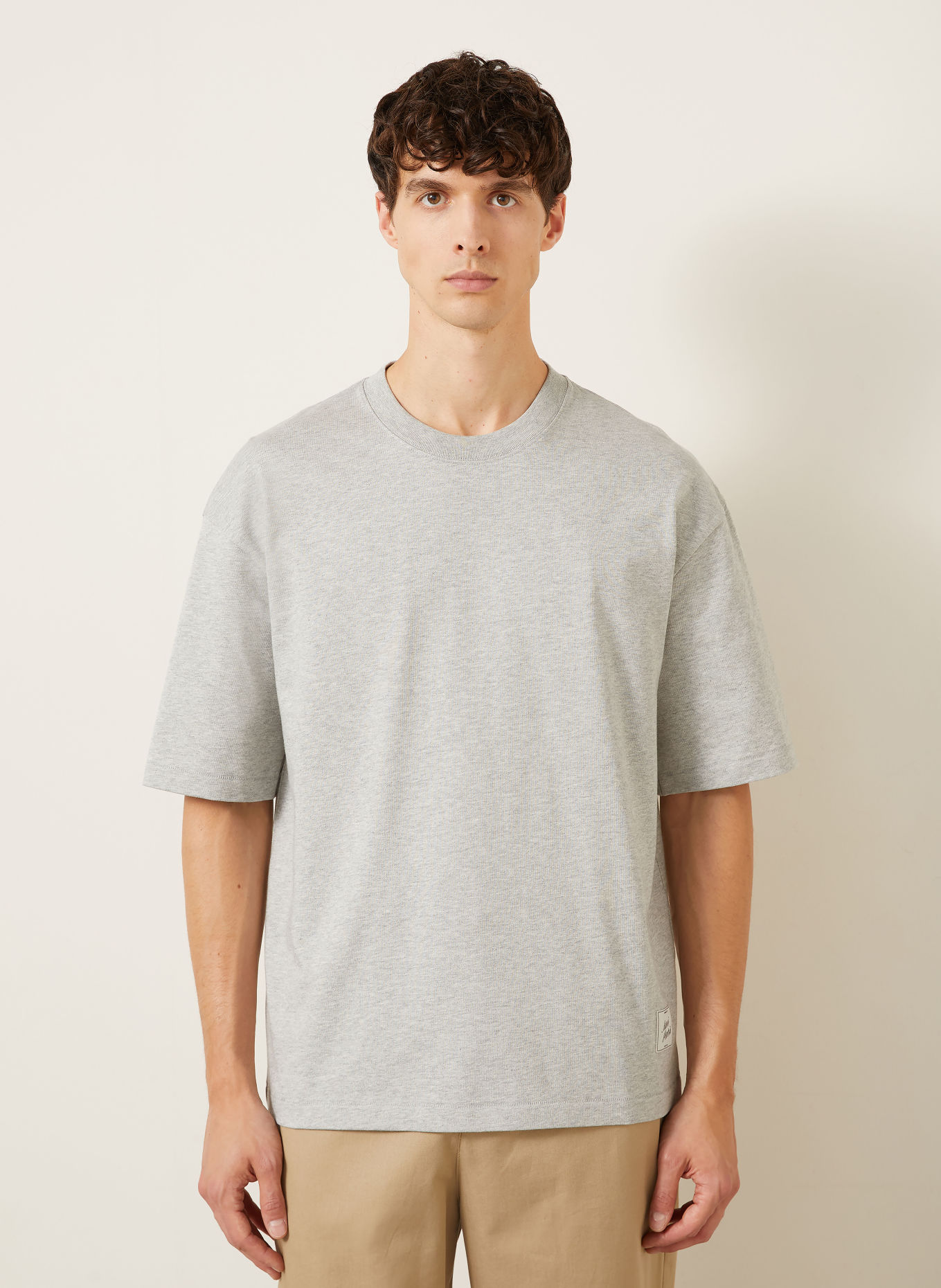 AMI PARIS T-shirt: LICHTGRIJS