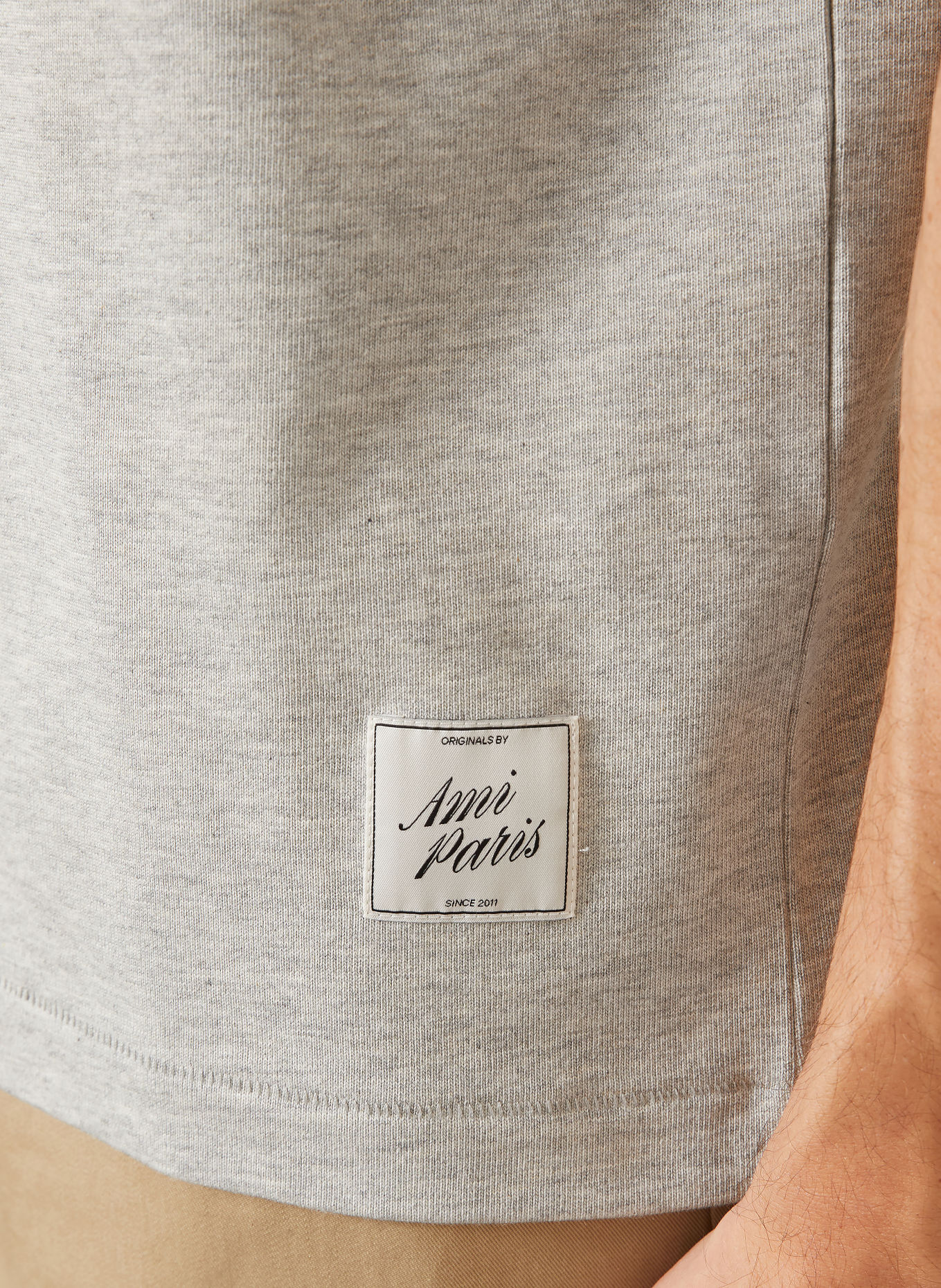 AMI PARIS T-shirt: LICHTGRIJS