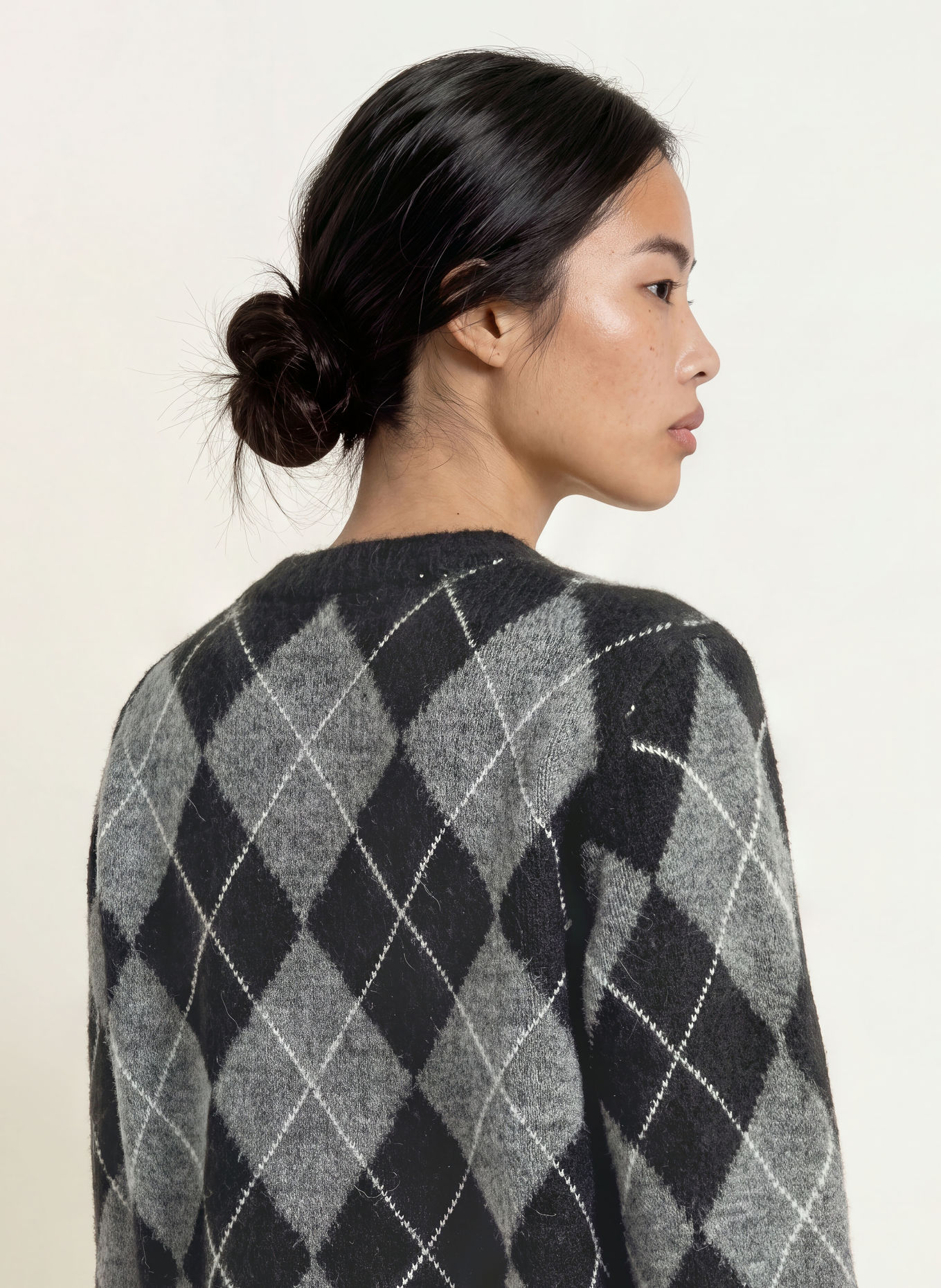 YERSE DIAMOND Sweater: BLACK / DARK GRAY / WHITE