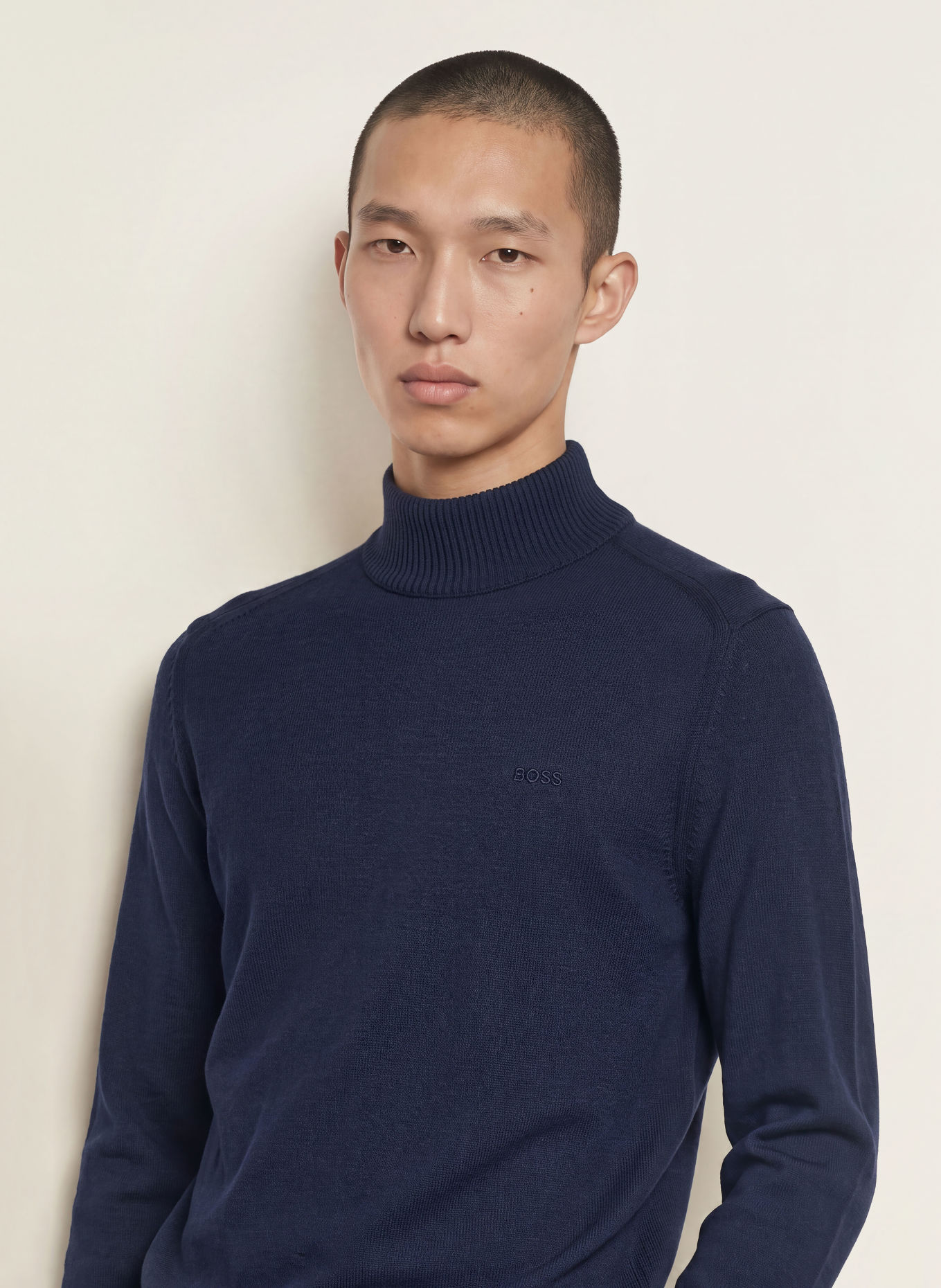 BOSS Trui AVAC: DONKERBLAUW