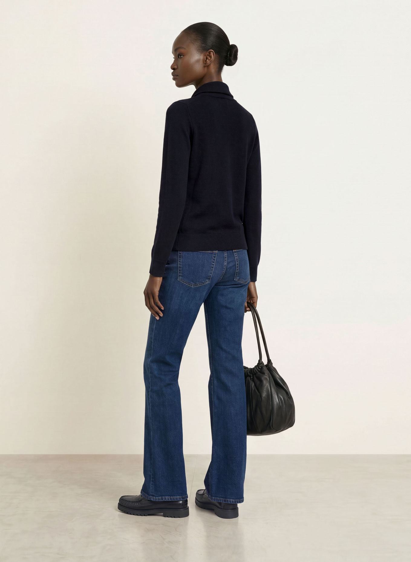 ALLUDE Trui: ZWART