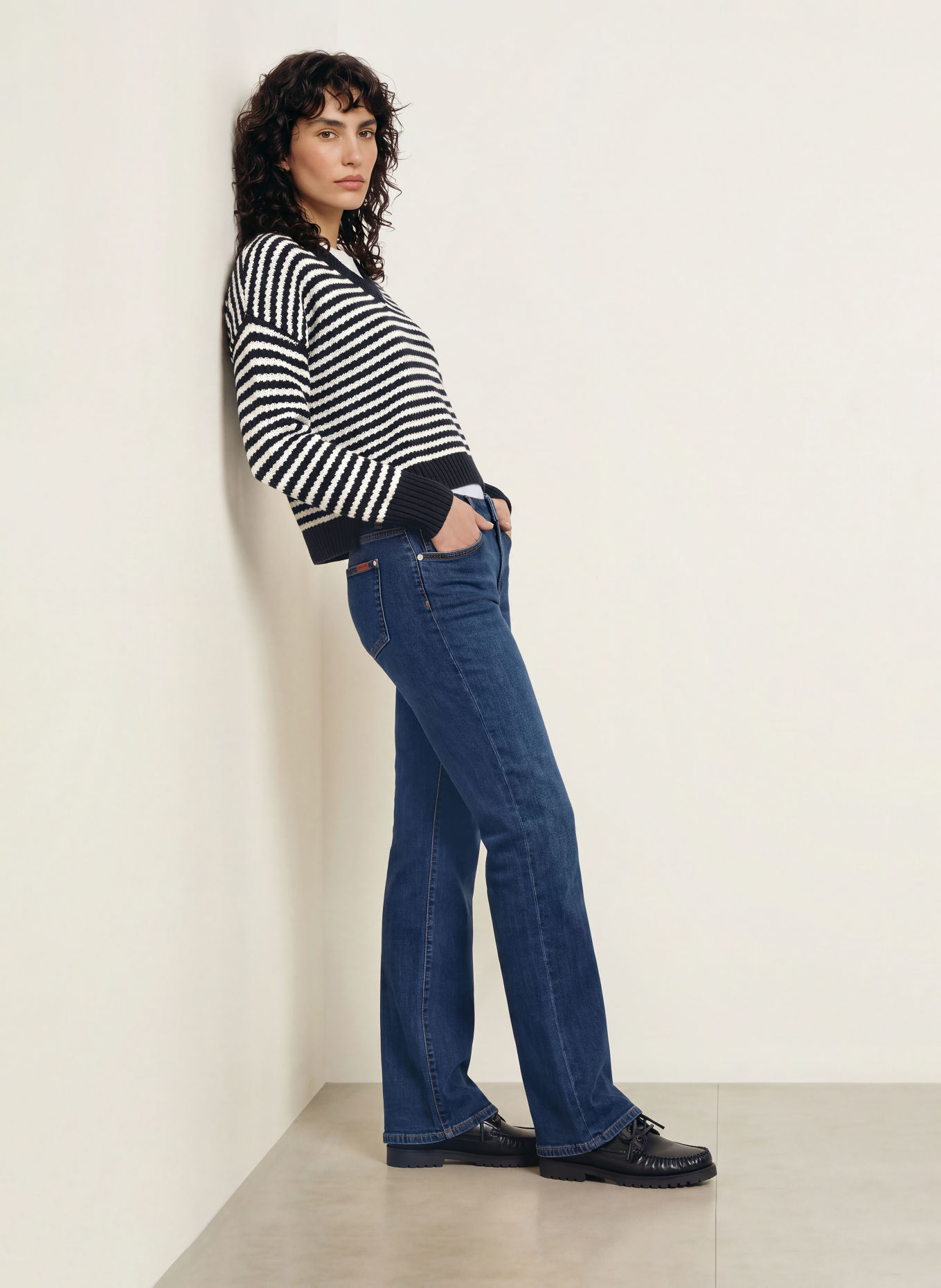 WEEKEND Max Mara Tröja SPIGA: SVART / VIT