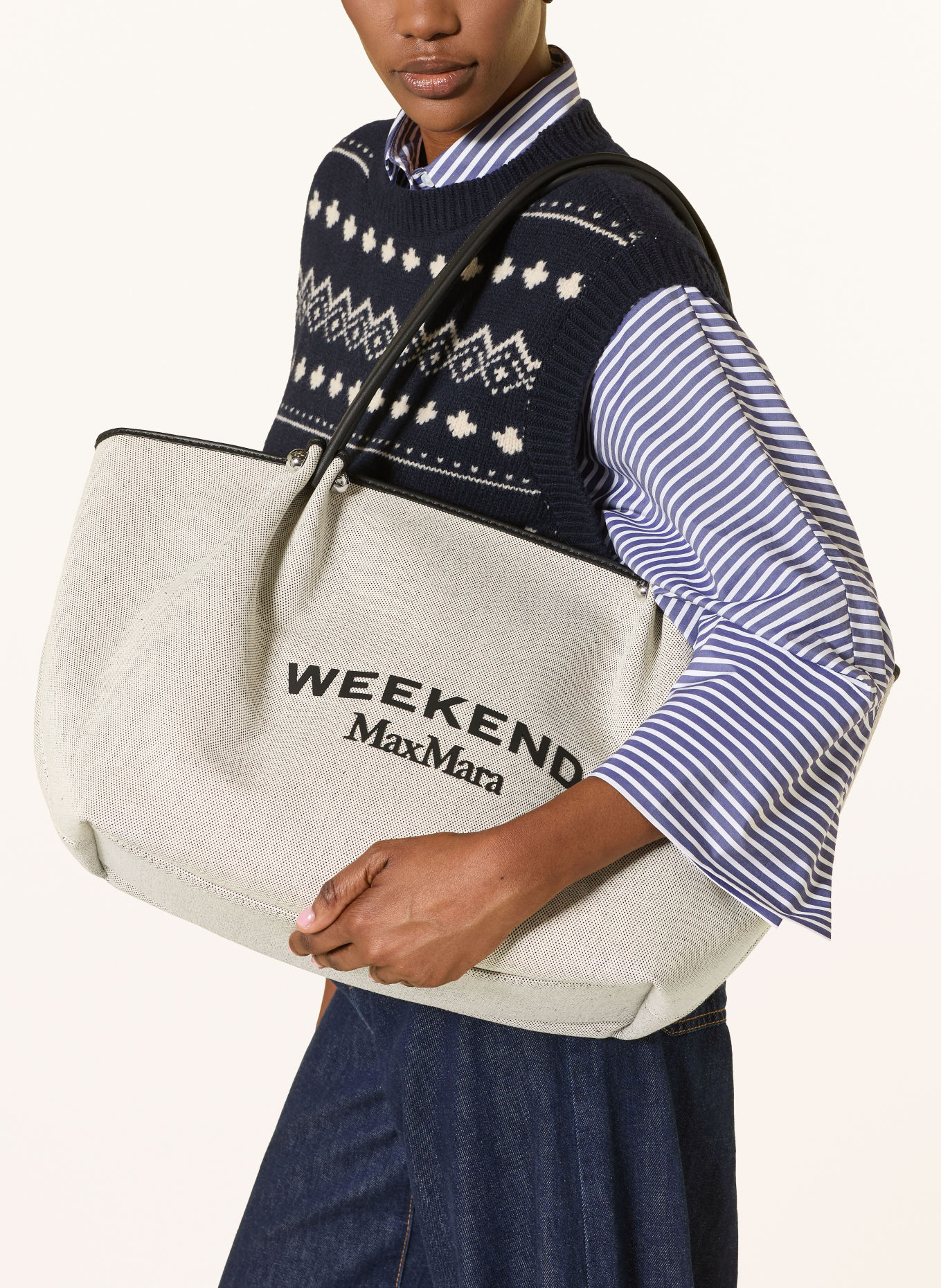 WEEKEND Max Mara Shopper GETTO: SVĚTLE ŠEDÁ / ČERNÁ