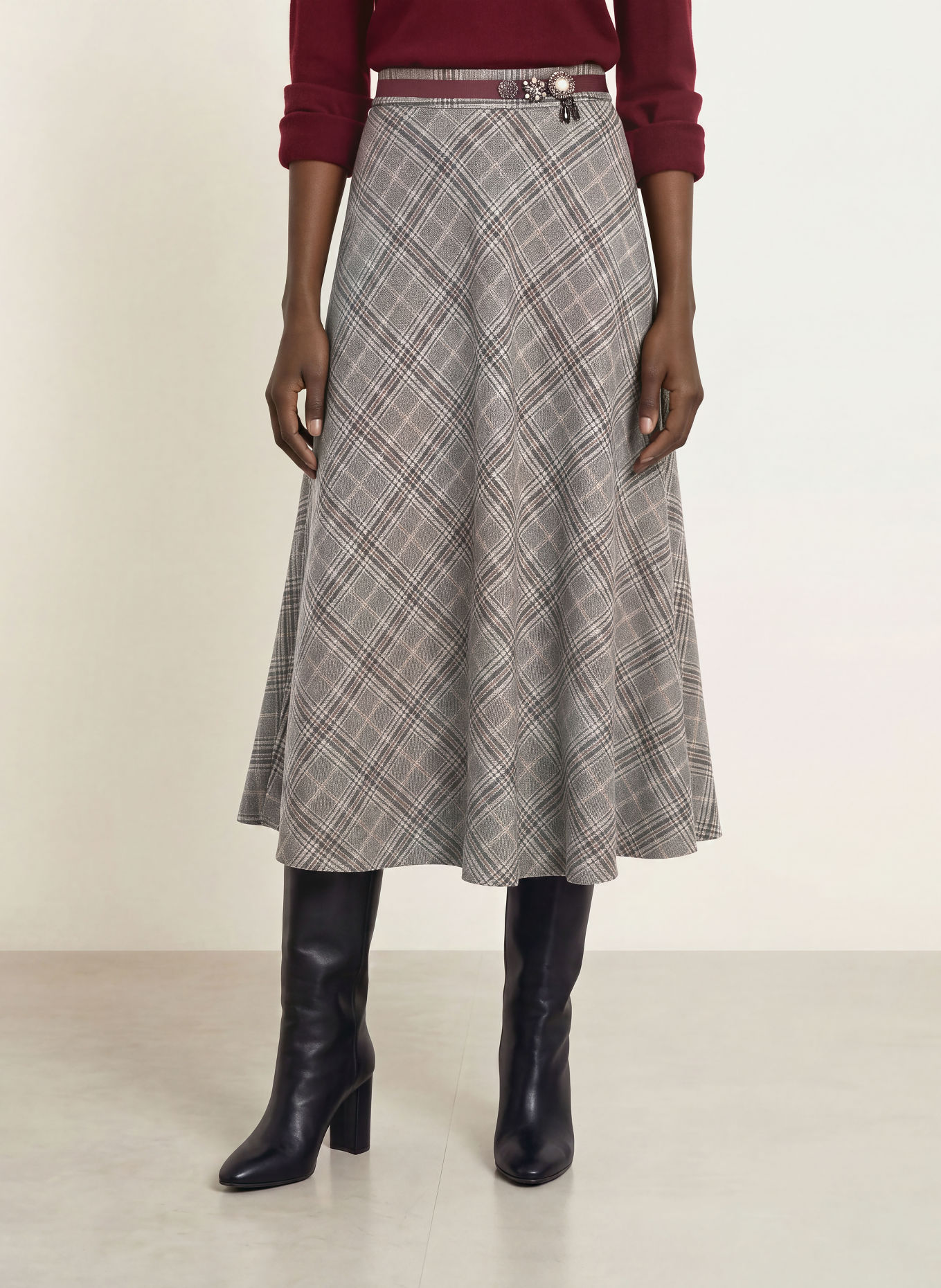 S Max Mara BETA Skirt with Rhinestones: DARK BLUE / CREAM / DARK RED