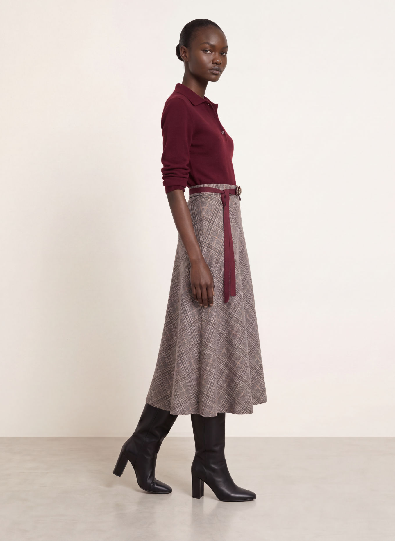 S Max Mara BETA Skirt with Rhinestones: DARK BLUE / CREAM / DARK RED
