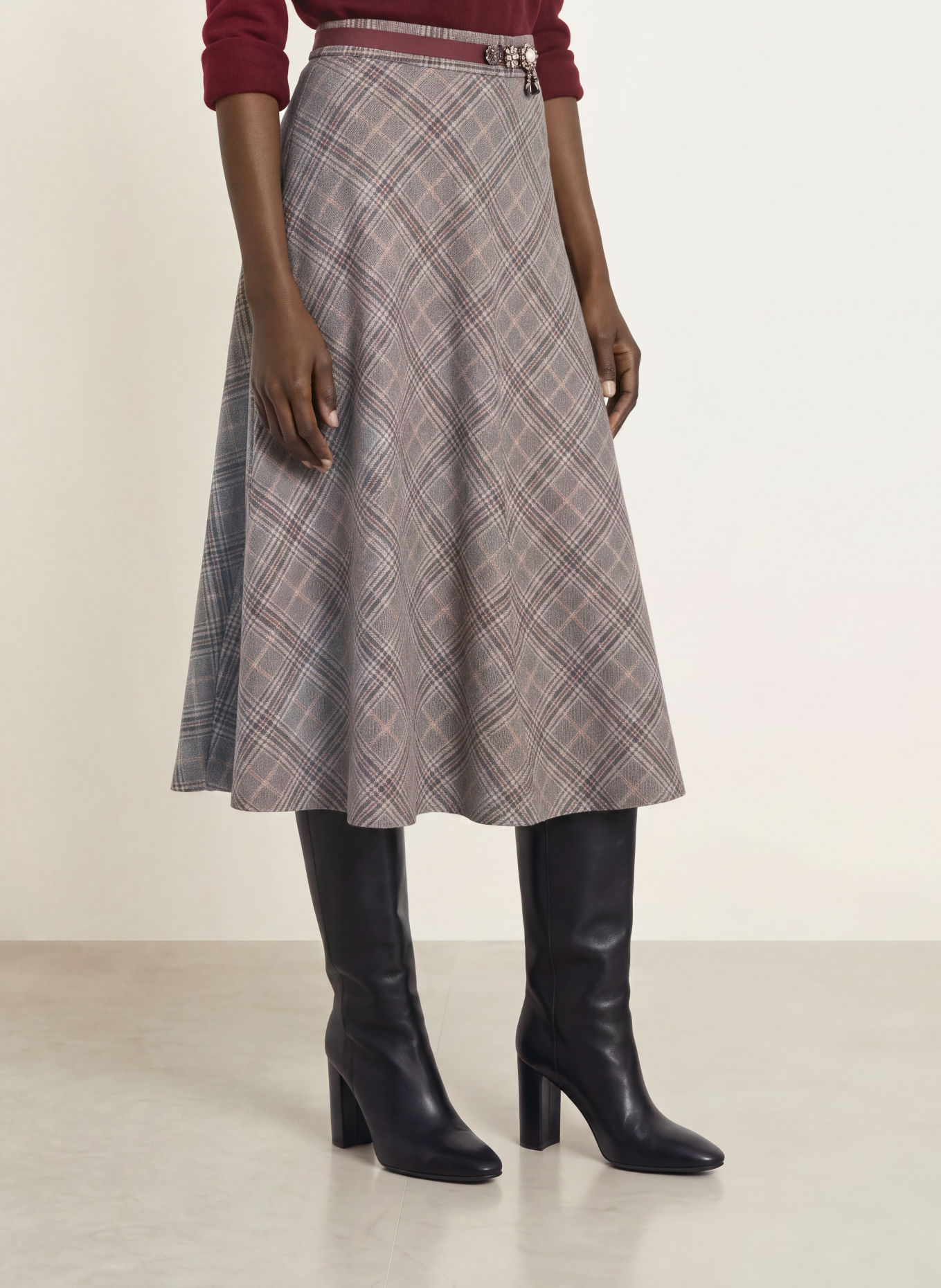 S Max Mara BETA Skirt with Rhinestones: DARK BLUE / CREAM / DARK RED