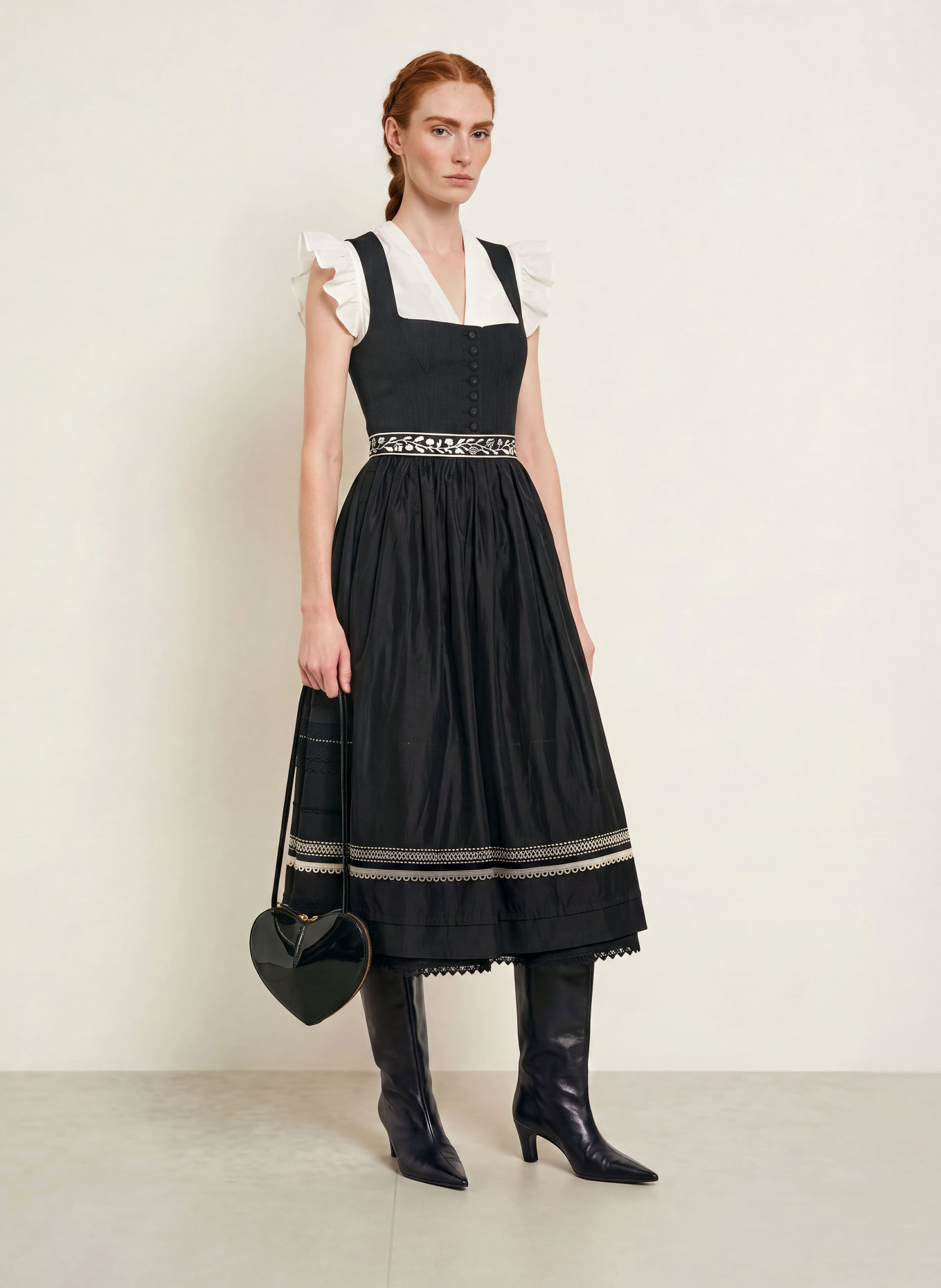 SPORTALM Dirndl: SCHWARZ / WEISS