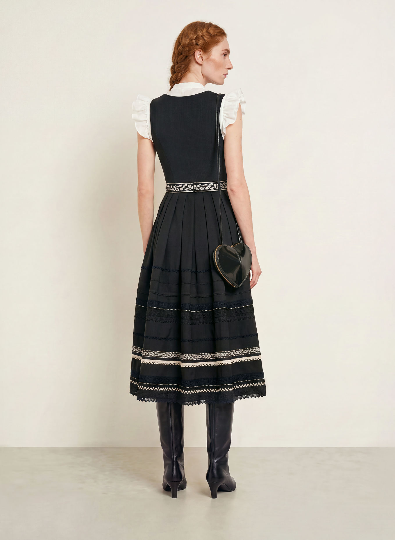 SPORTALM Dirndl: SCHWARZ / WEISS