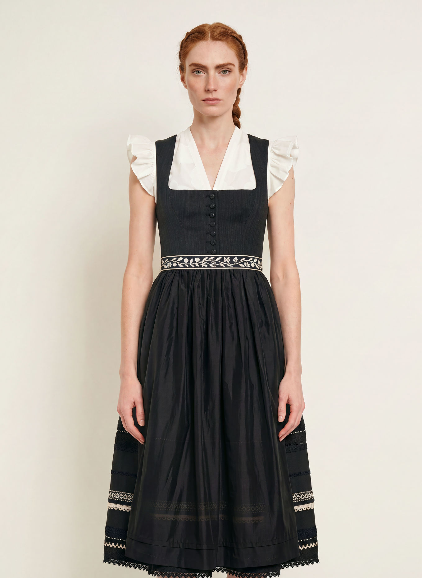 SPORTALM Dirndl: SCHWARZ / WEISS