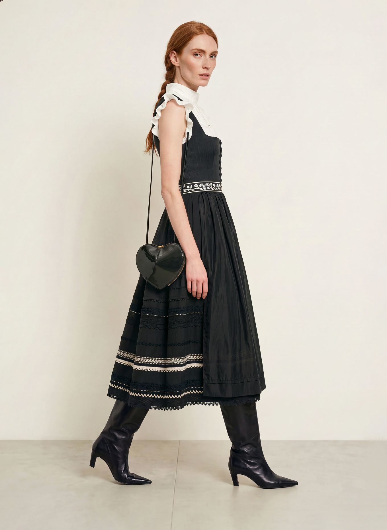SPORTALM Dirndl: SCHWARZ / WEISS