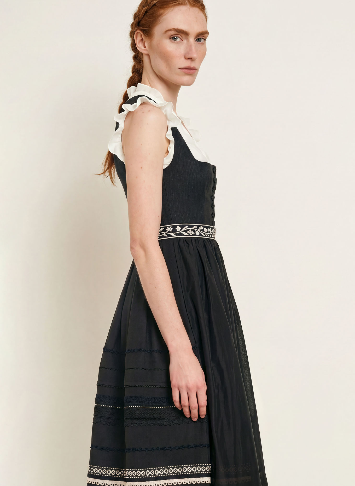 SPORTALM Dirndl: SCHWARZ / WEISS