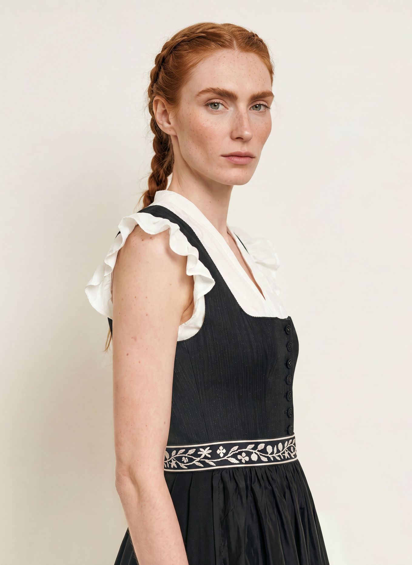 SPORTALM Dirndl: SCHWARZ / WEISS