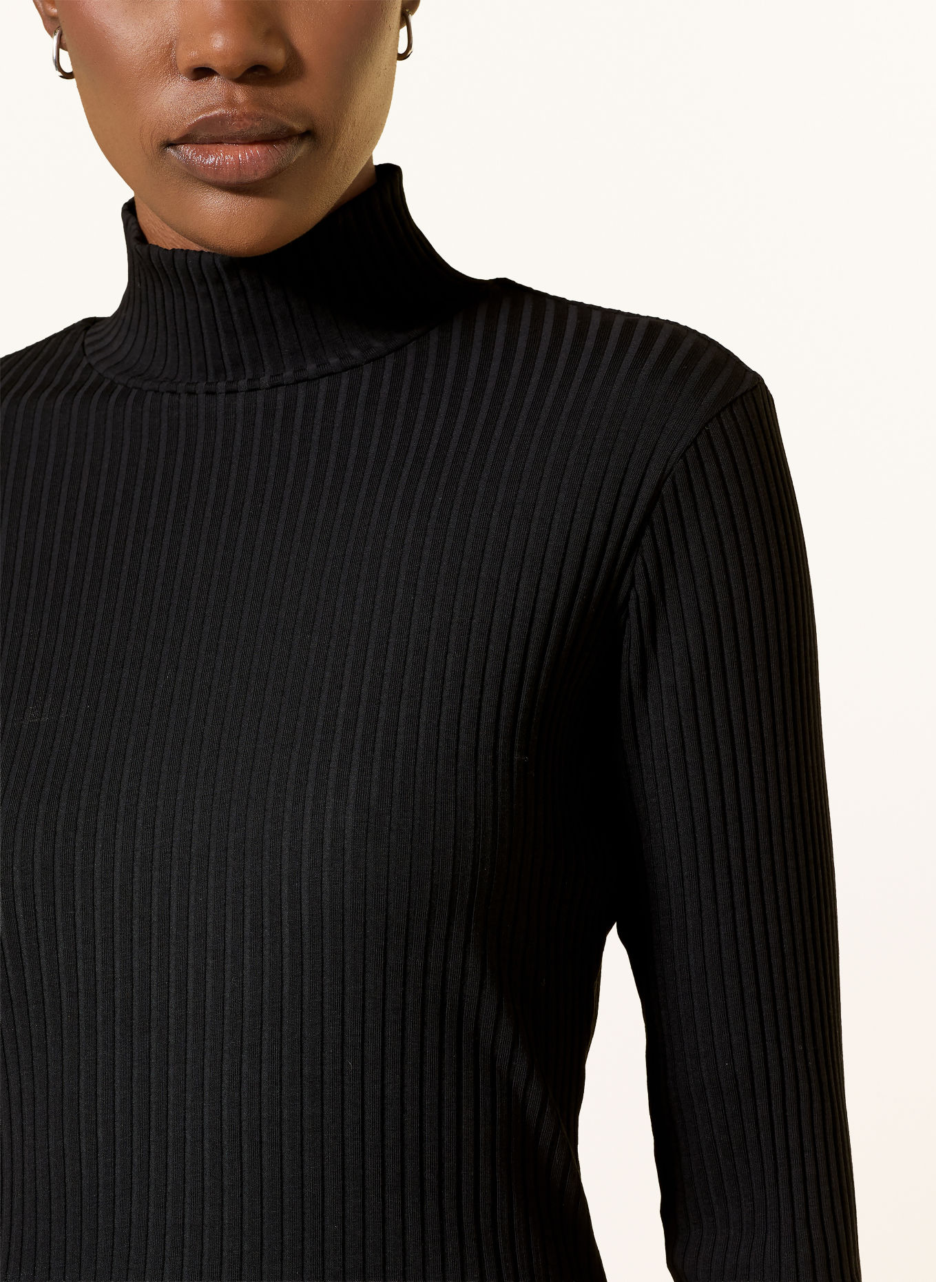 HUGO Longsleeve DRIZA: SCHWARZ