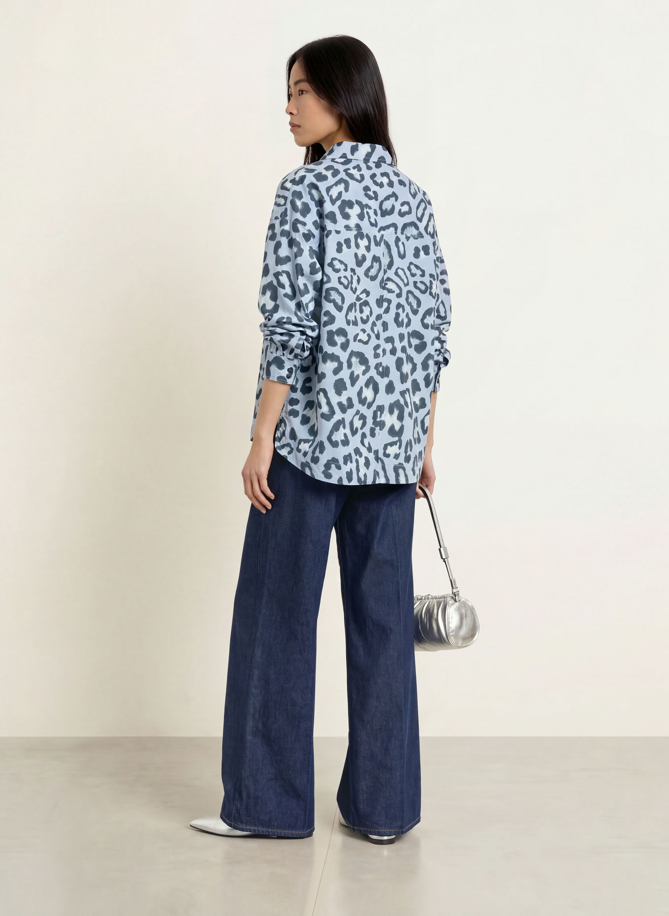 Emily VAN DEN BERGH Hemdbluse: HELLBLAU / DUNKELBLAU / WEISS