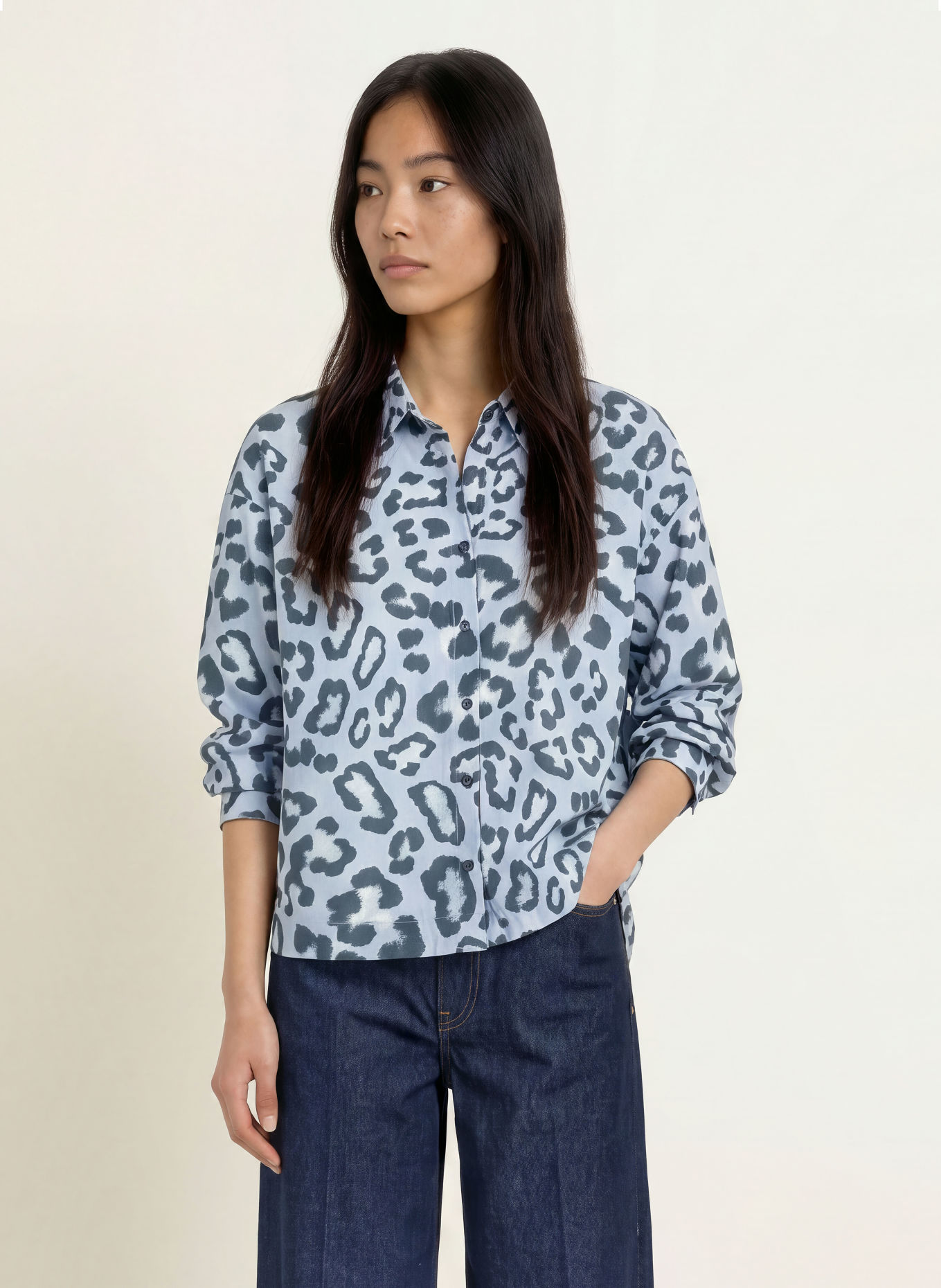 Emily VAN DEN BERGH Hemdbluse: HELLBLAU / DUNKELBLAU / WEISS