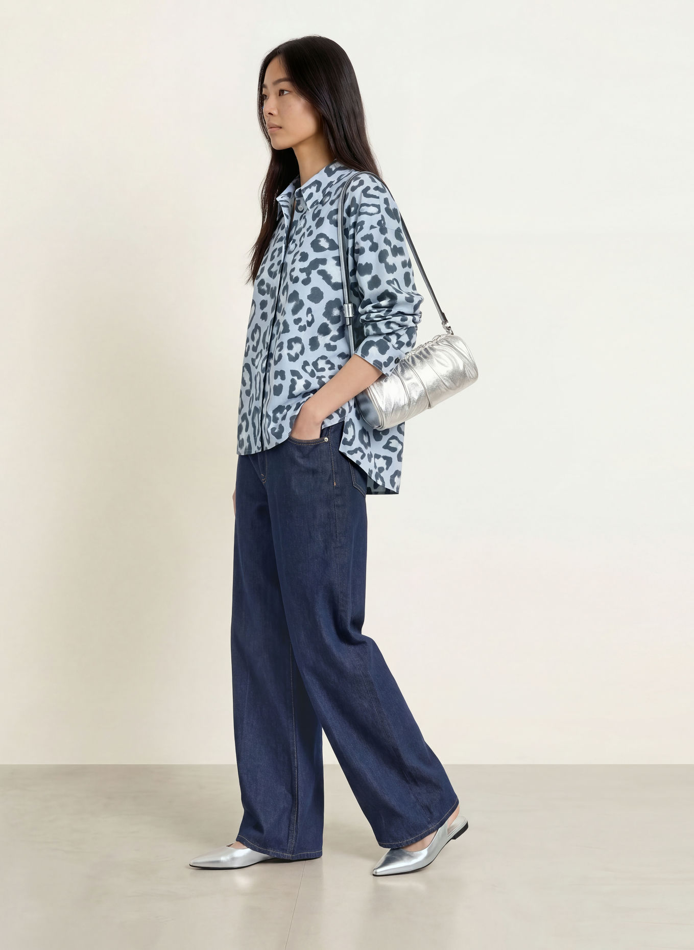 Emily VAN DEN BERGH Hemdbluse: HELLBLAU / DUNKELBLAU / WEISS