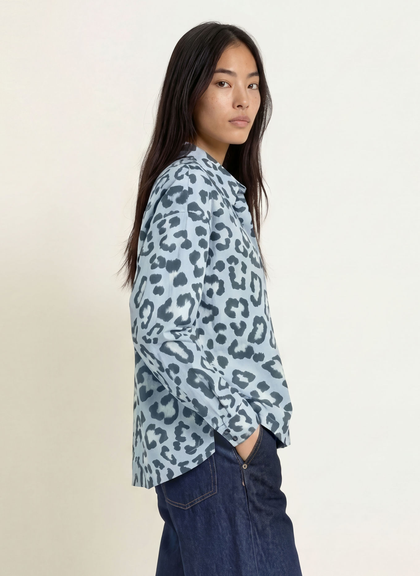 Emily VAN DEN BERGH Hemdbluse: HELLBLAU / DUNKELBLAU / WEISS