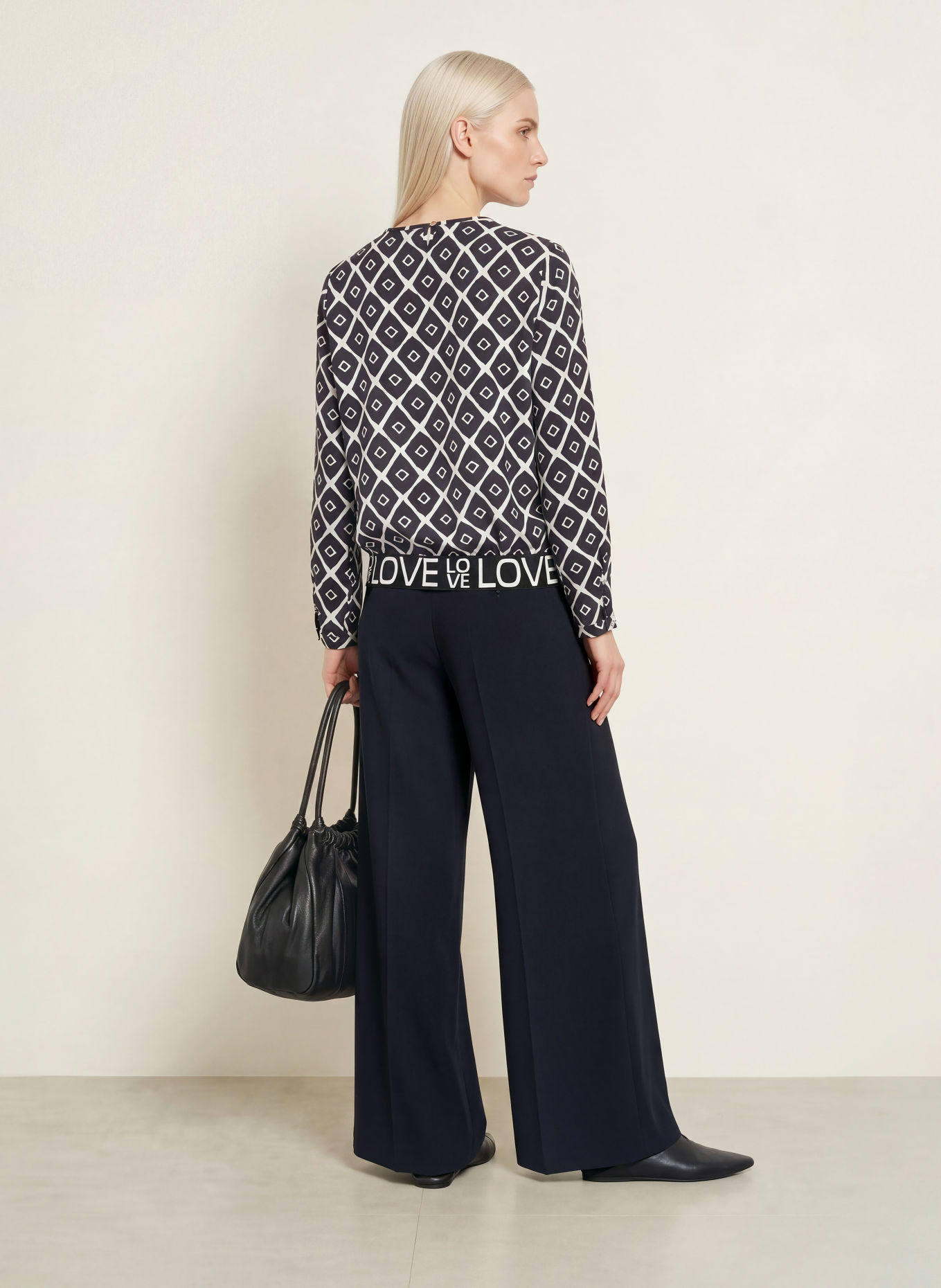 Emily VAN DEN BERGH Blusenshirt: SCHWARZ / WEISS
