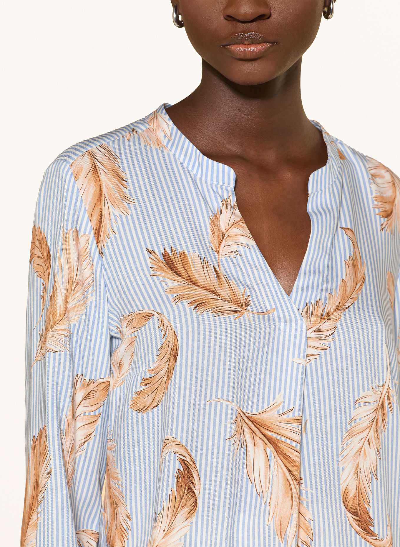 Emily VAN DEN BERGH Blouseshirt: LICHTBLAUW / CAMEL / BRUIN