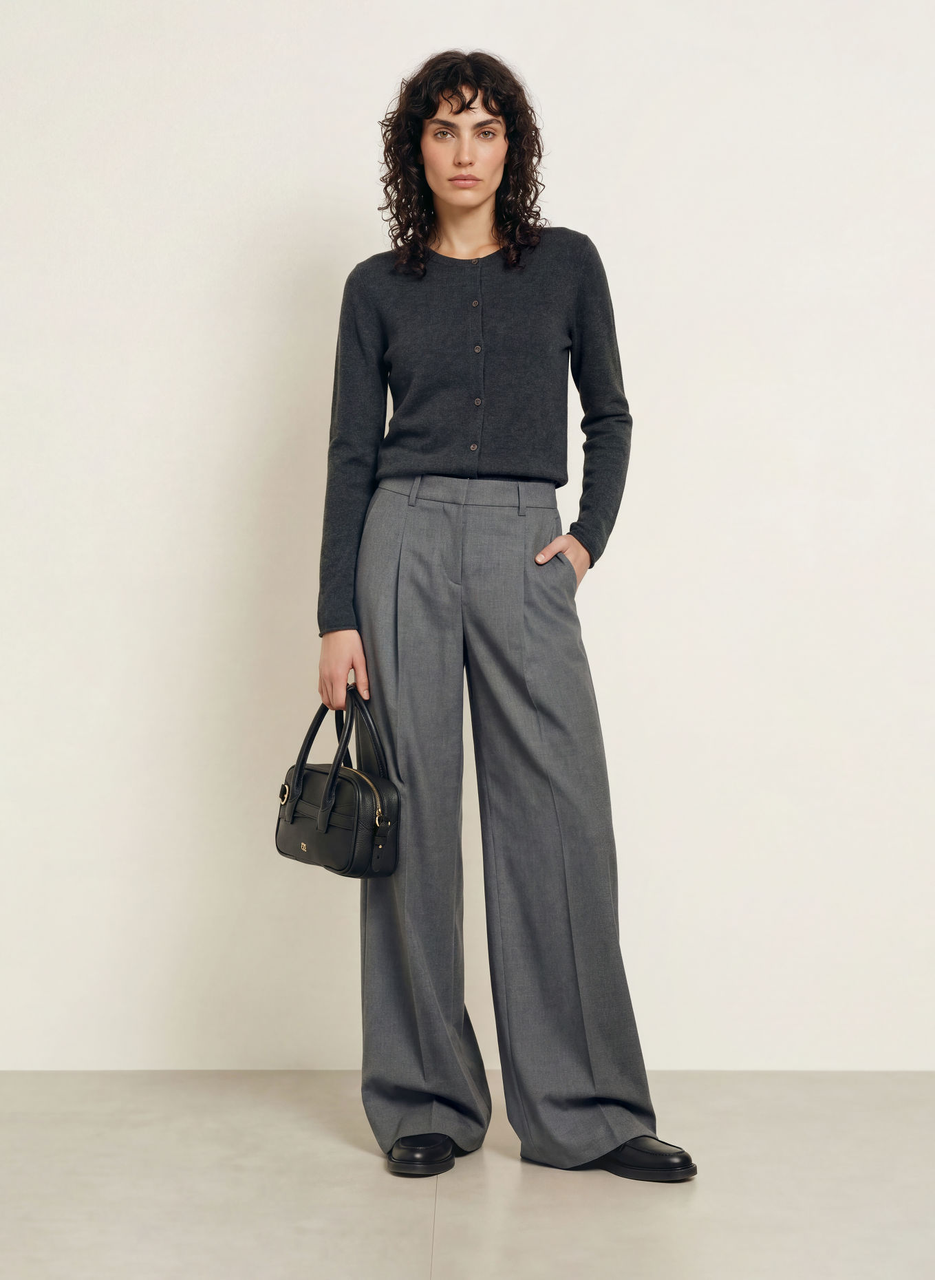 (THE MERCER) N.Y. Strickjacke aus Cashmere: DUNKELGRAU