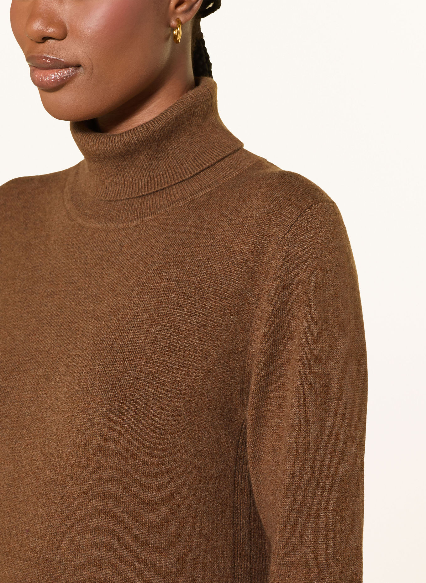 (THE MERCER) N.Y. Cashmere turtleneck sweater: BROWN